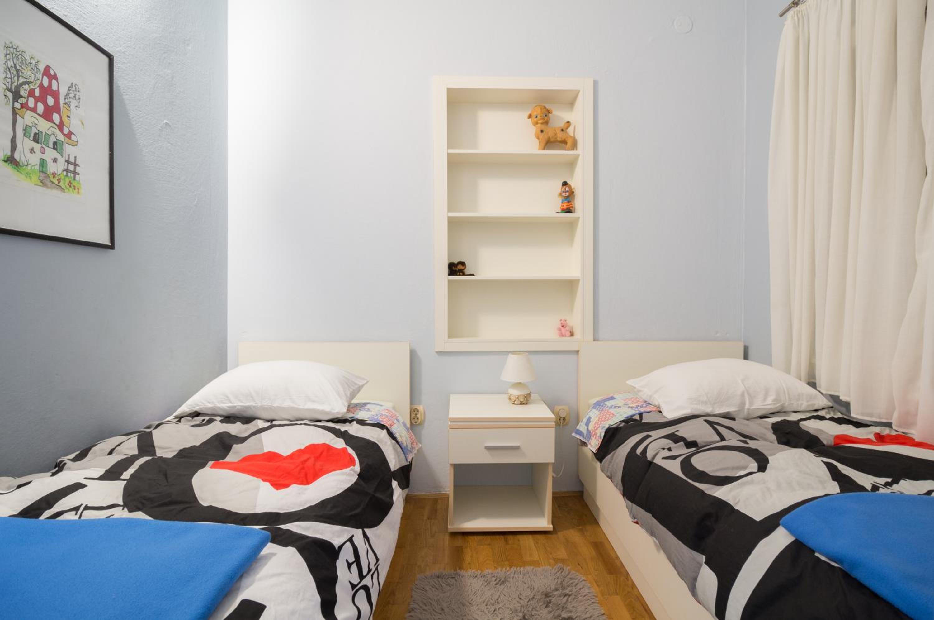 One-Bedroom Apartment with Balcony  photo 1