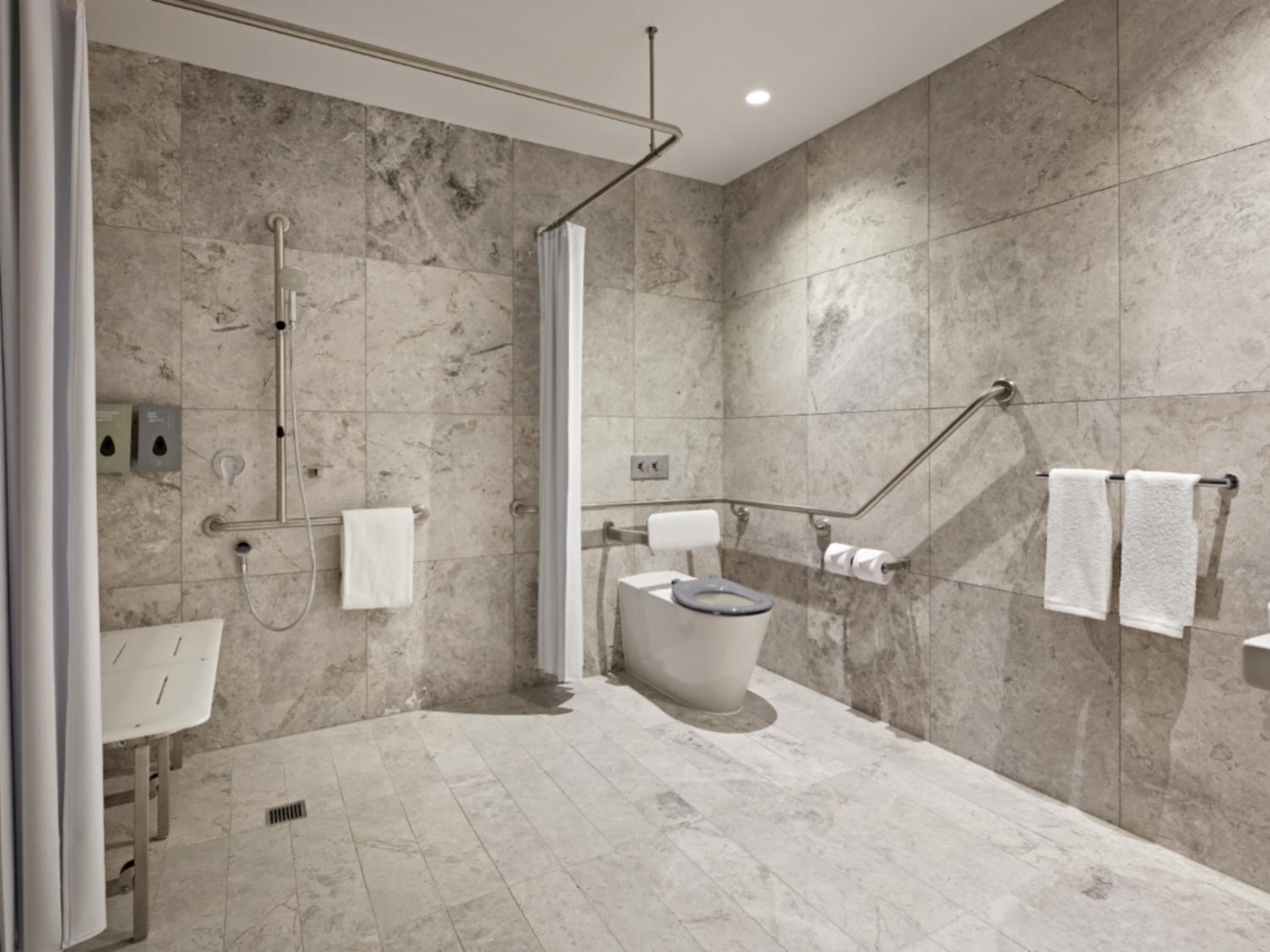 King Room - Disability Access - Photo 7