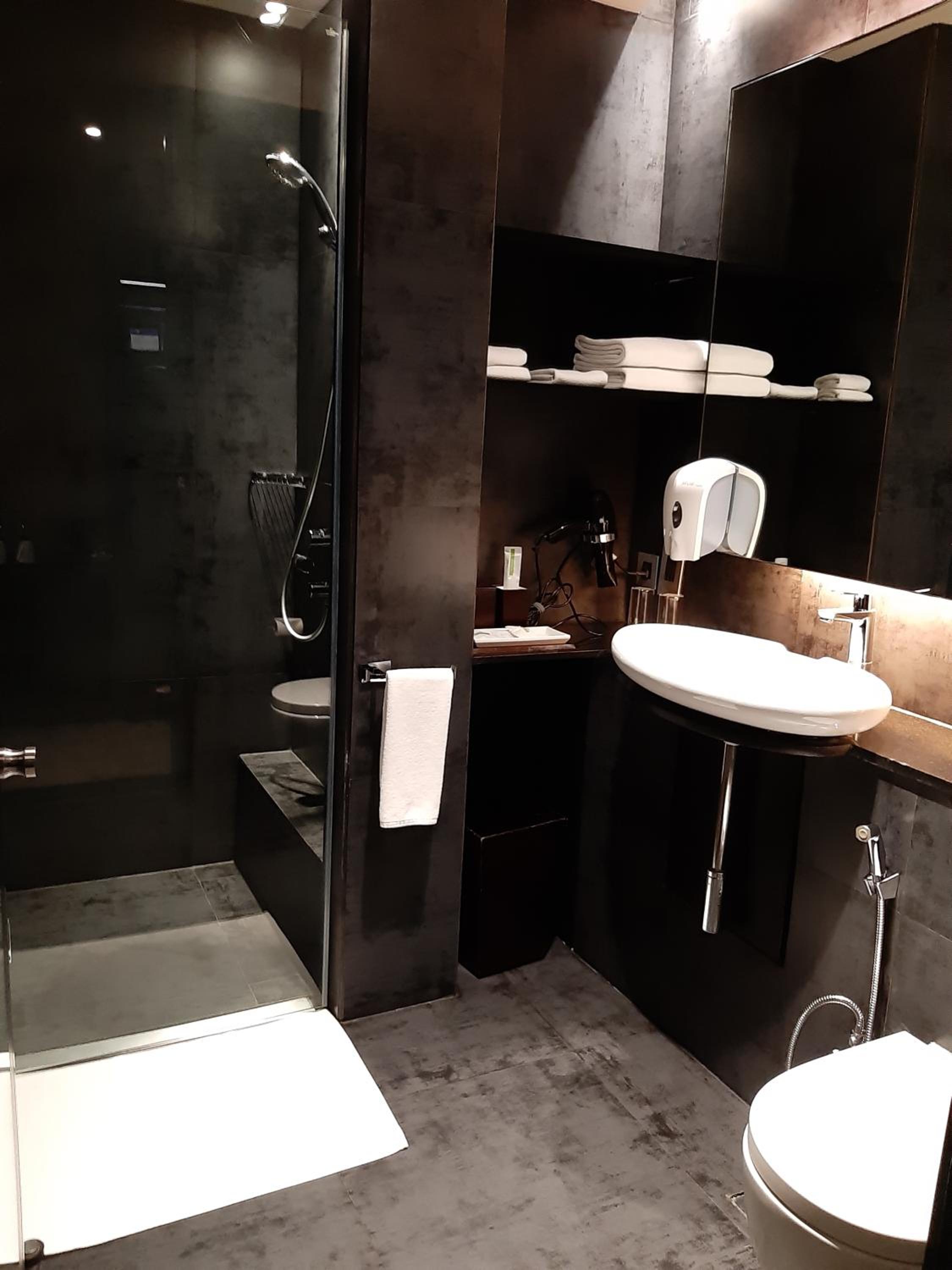 Queen Room - Domestic Wing - Non Smoking - Photo 14
