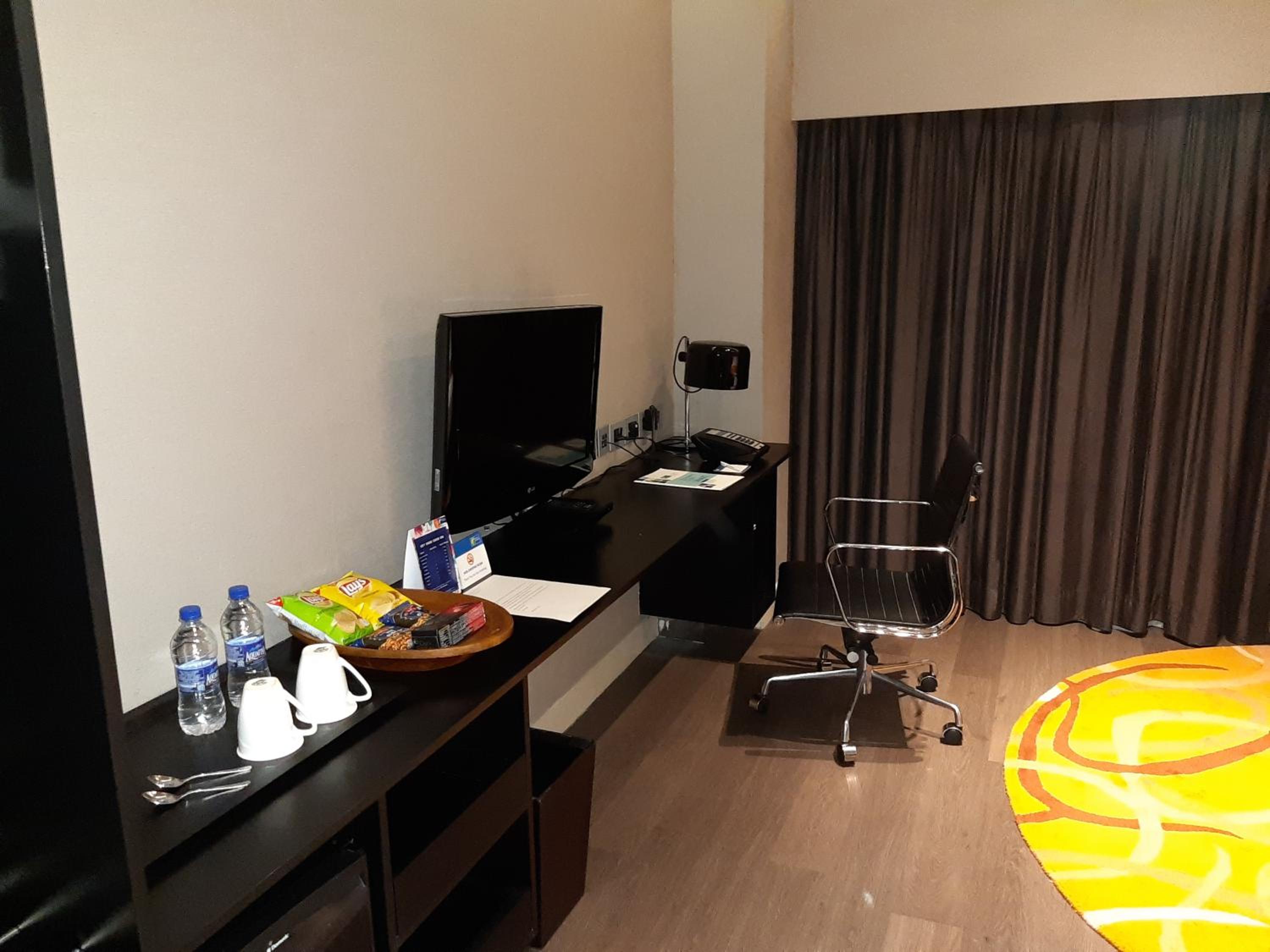 Queen Room - Domestic Wing - Non Smoking - Photo 13