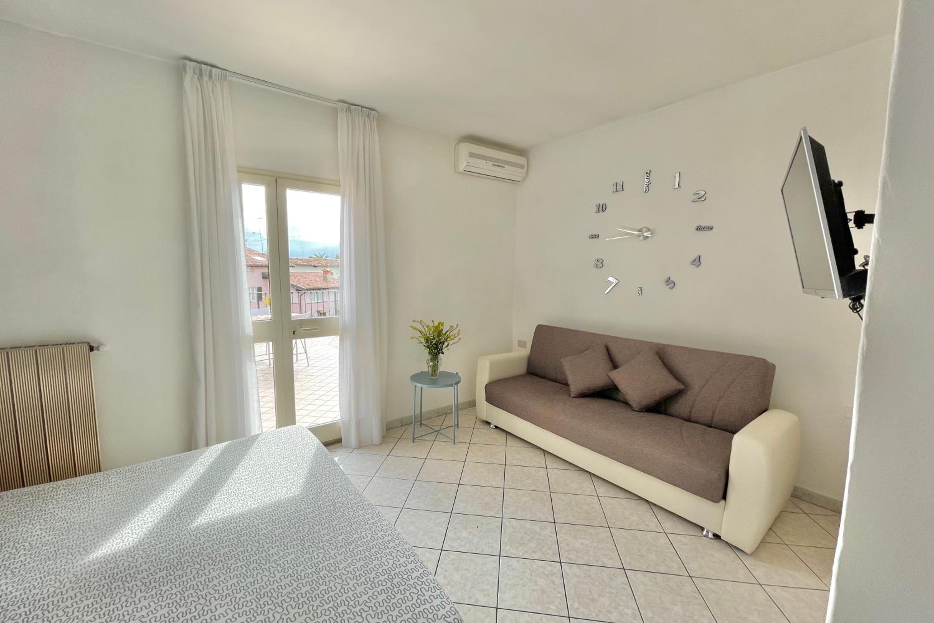 Double or Twin Room with Lake View