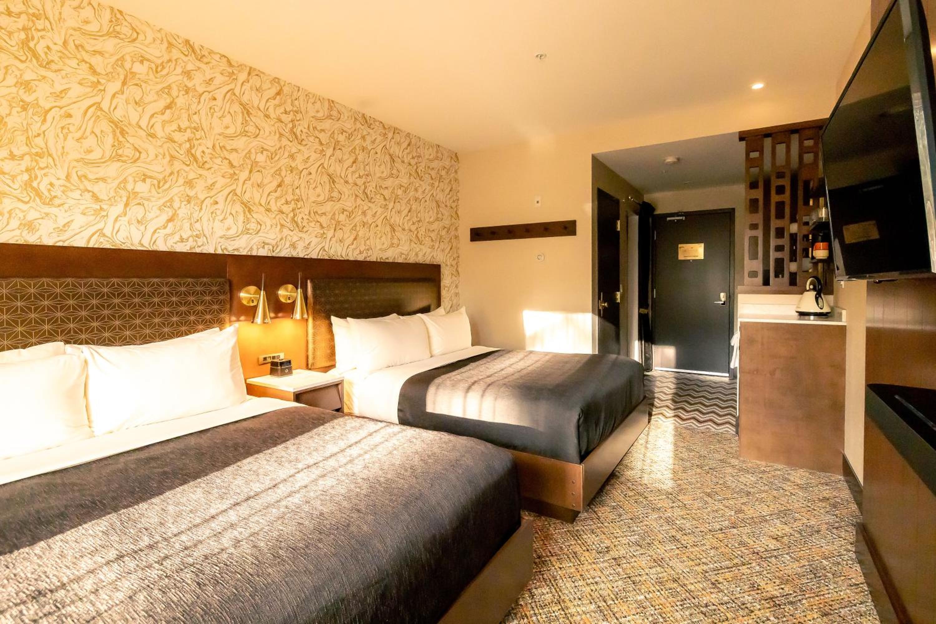 Zed 2 Bed photo 2