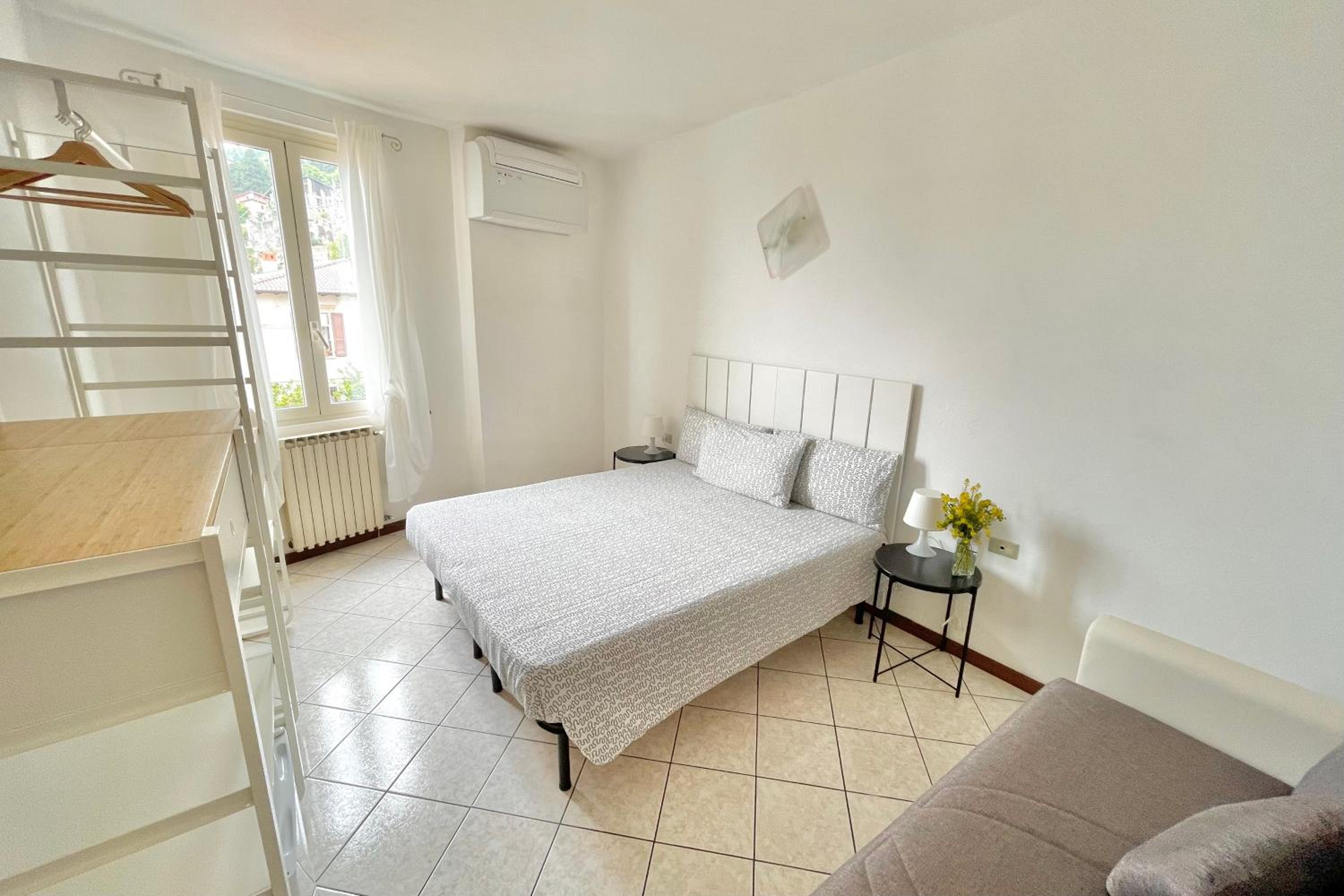 Double or Twin Room with Mountain View