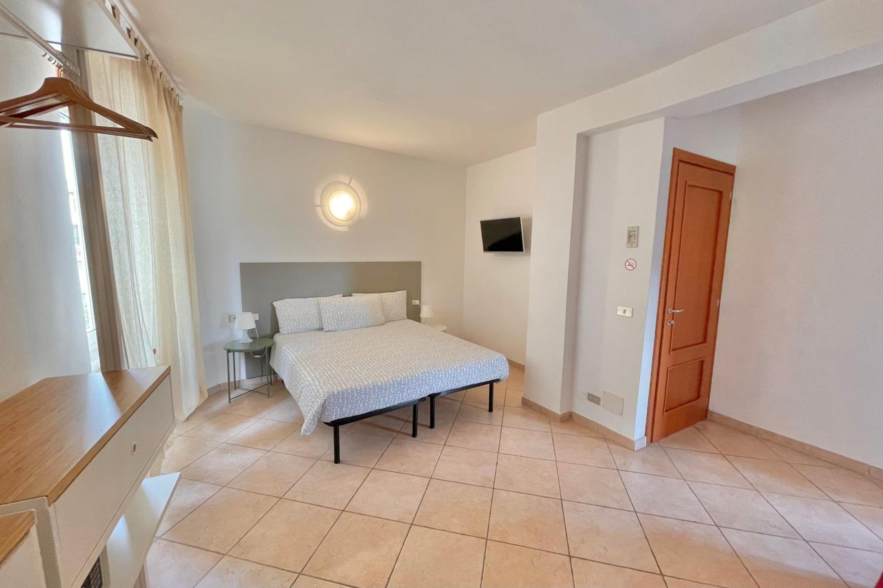 Triple Room with City View