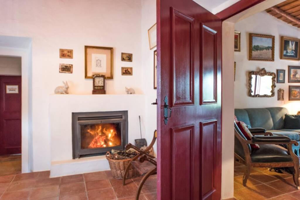 Six-Bedroom House photo 1