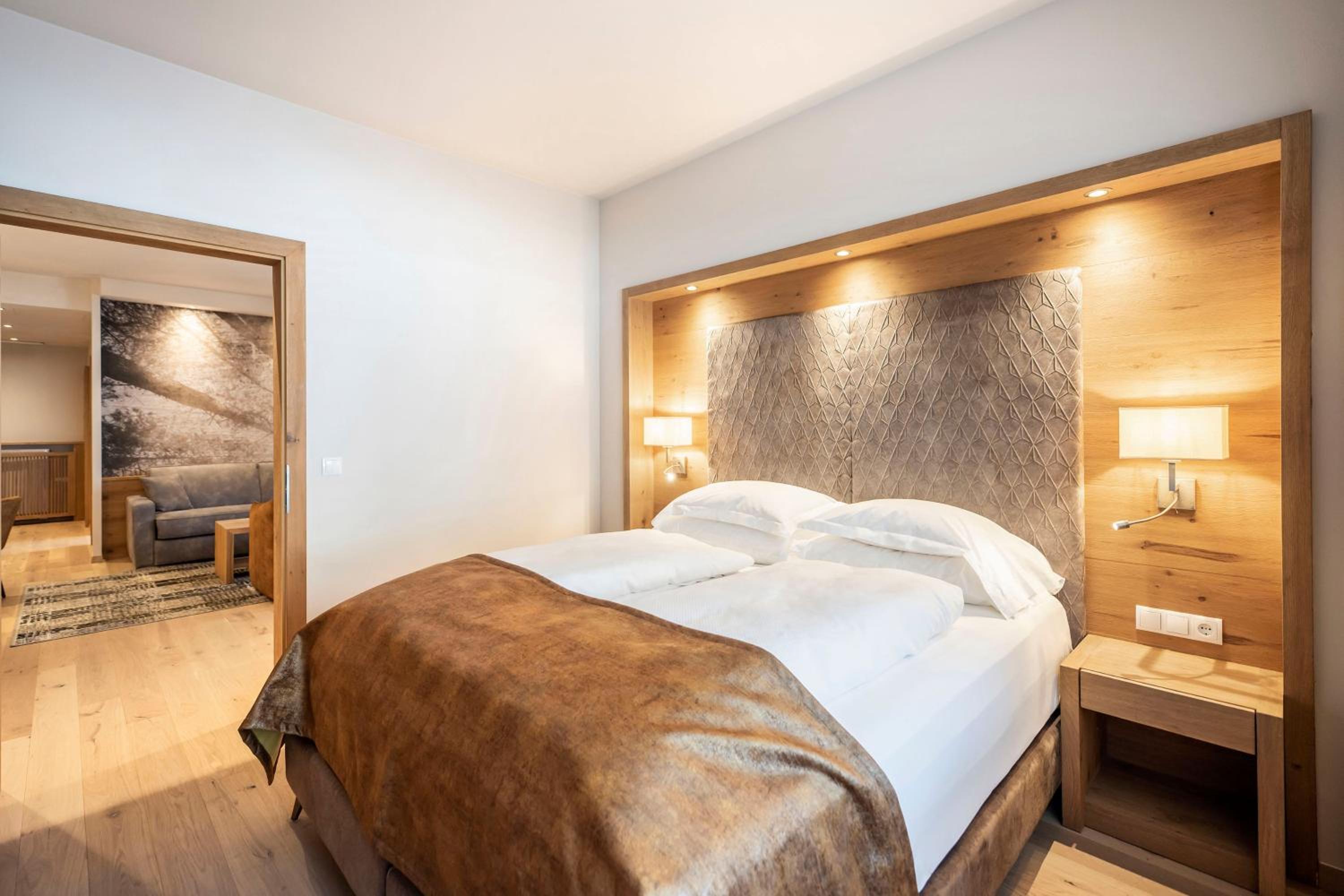 Quadruple Room with Balcony - Photo 9