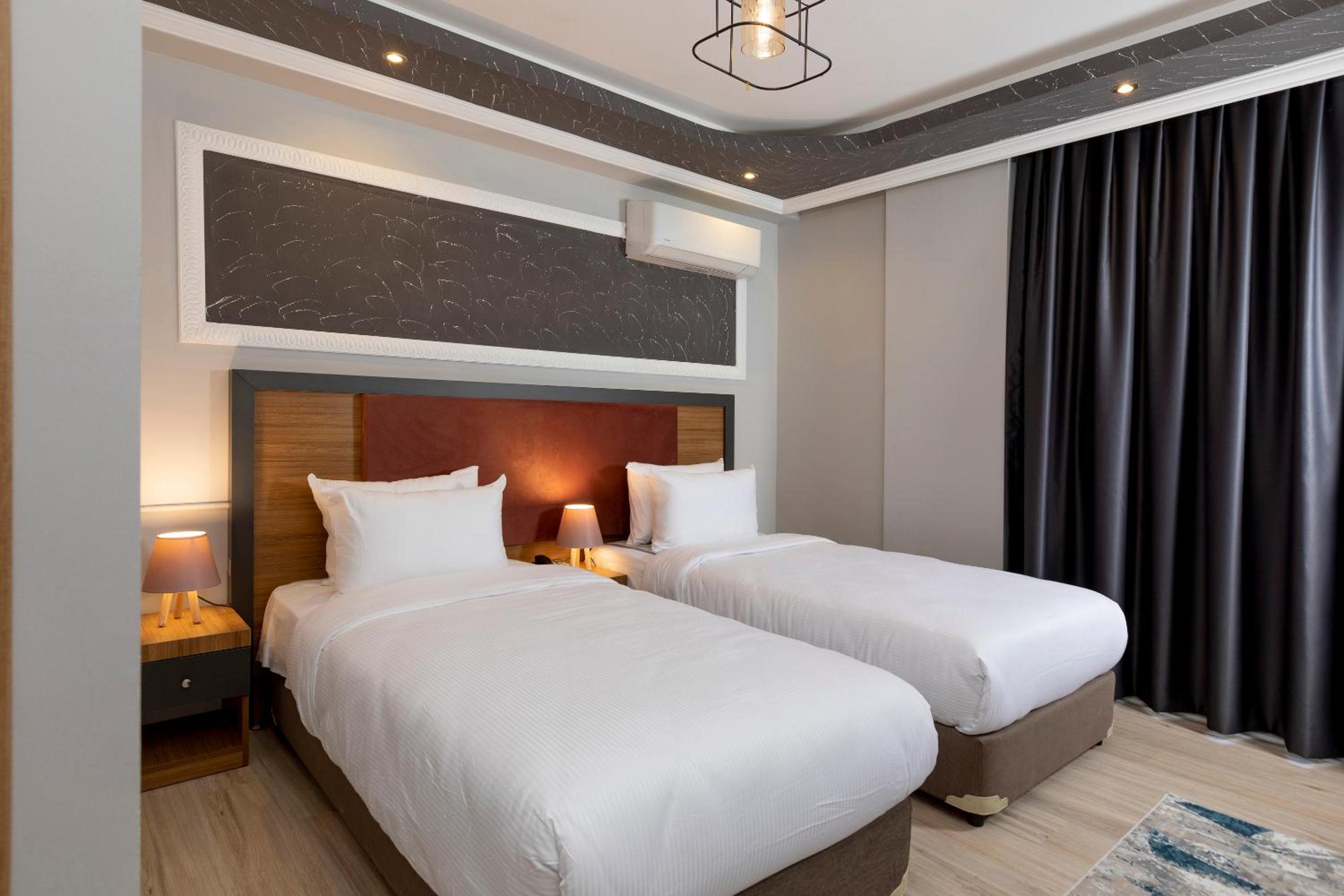 Triple Room with Balcony photo 1