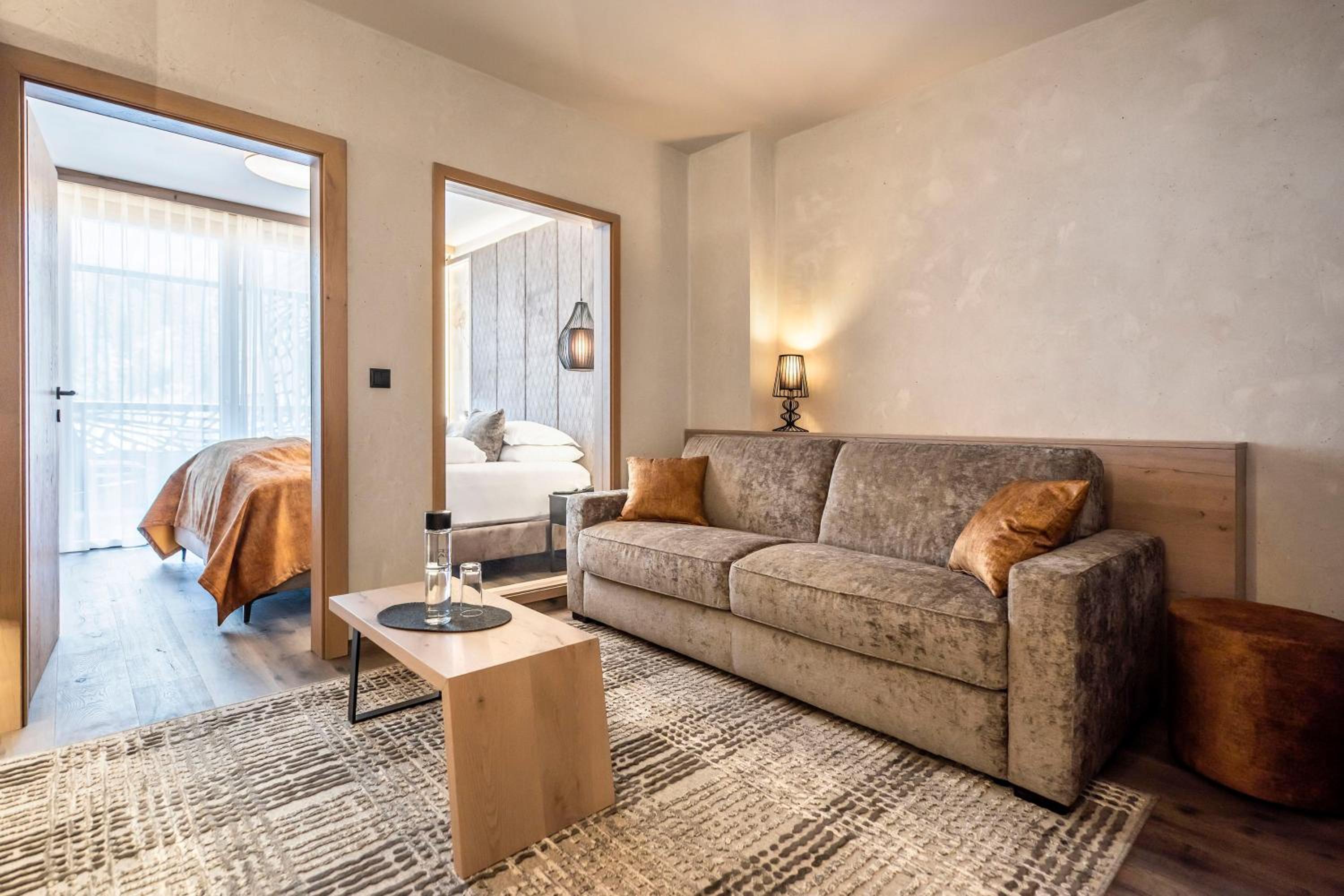 Quadruple Room with Balcony - Photo 3