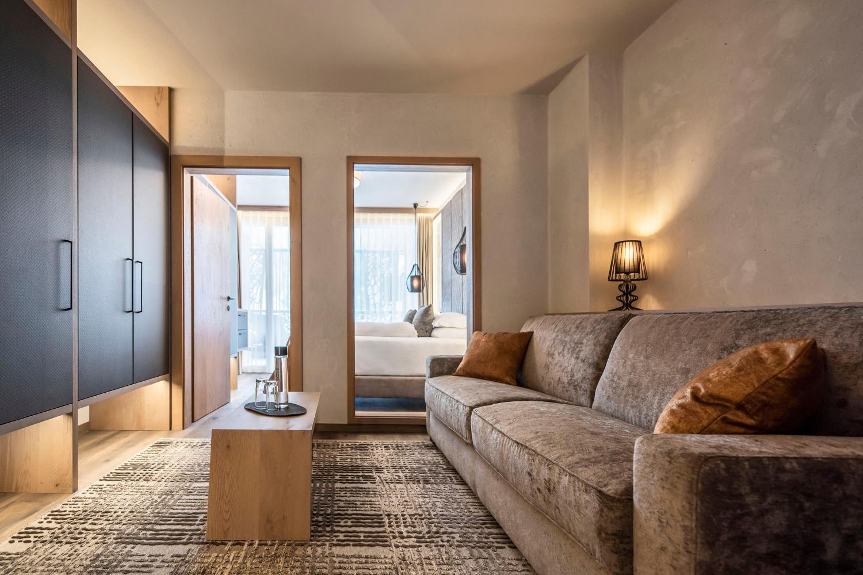 Quadruple Room with Balcony - Photo 2