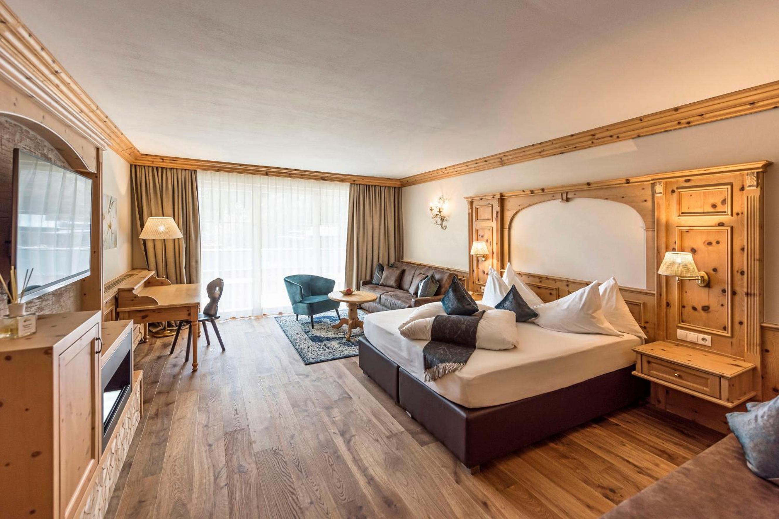 Suite with Balcony - Photo 4