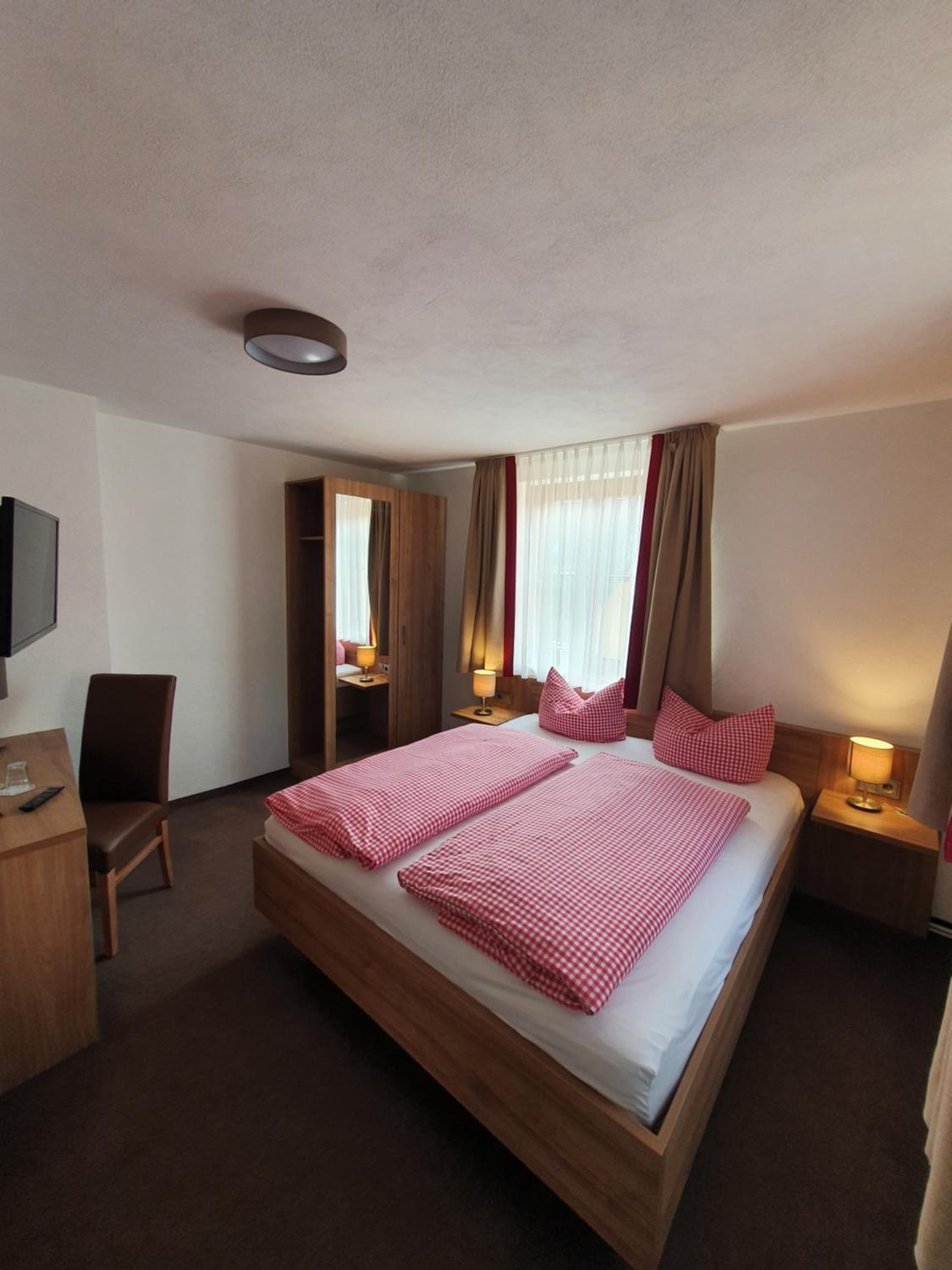 Small Double Room photo 1