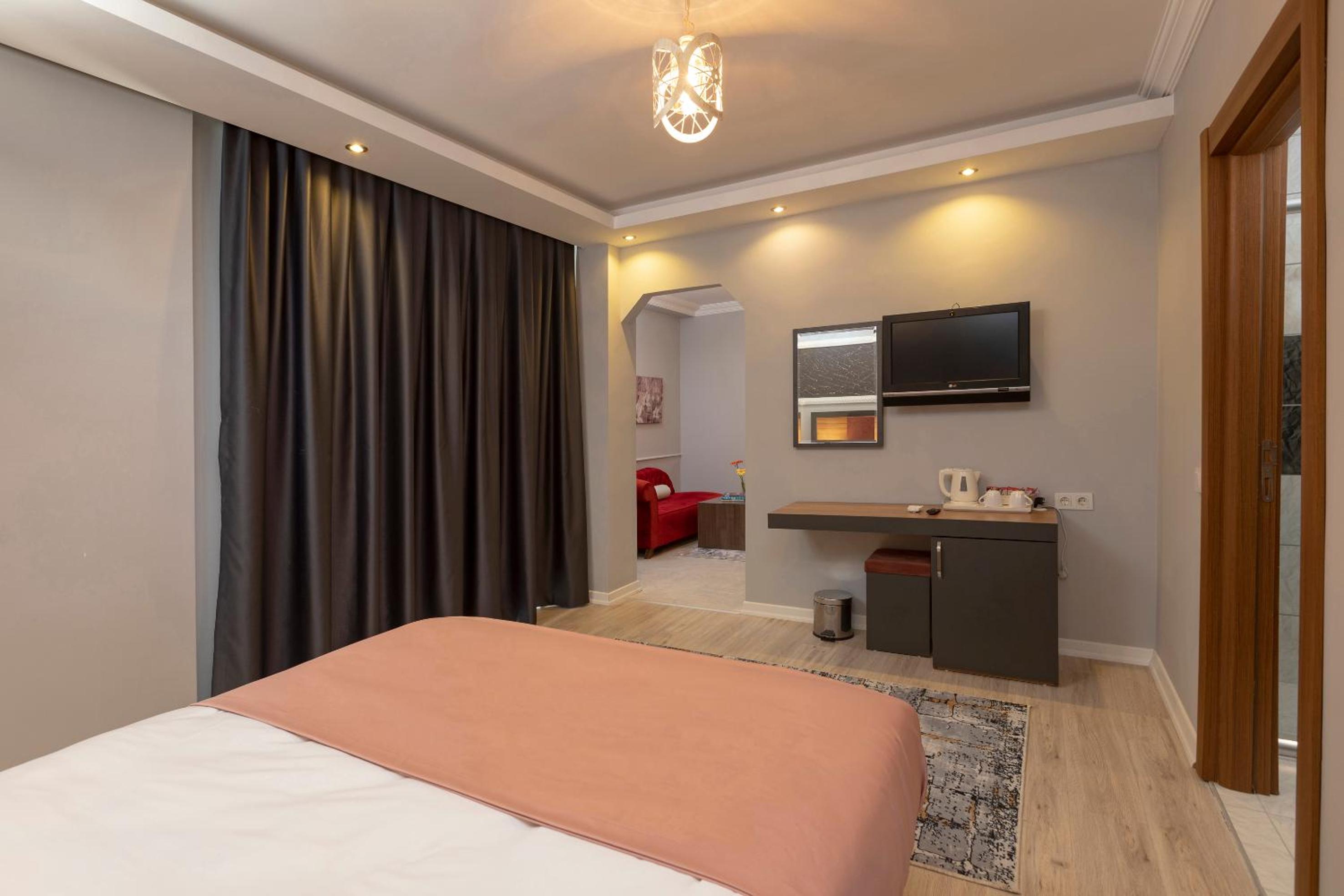 Large Double Room photo 3