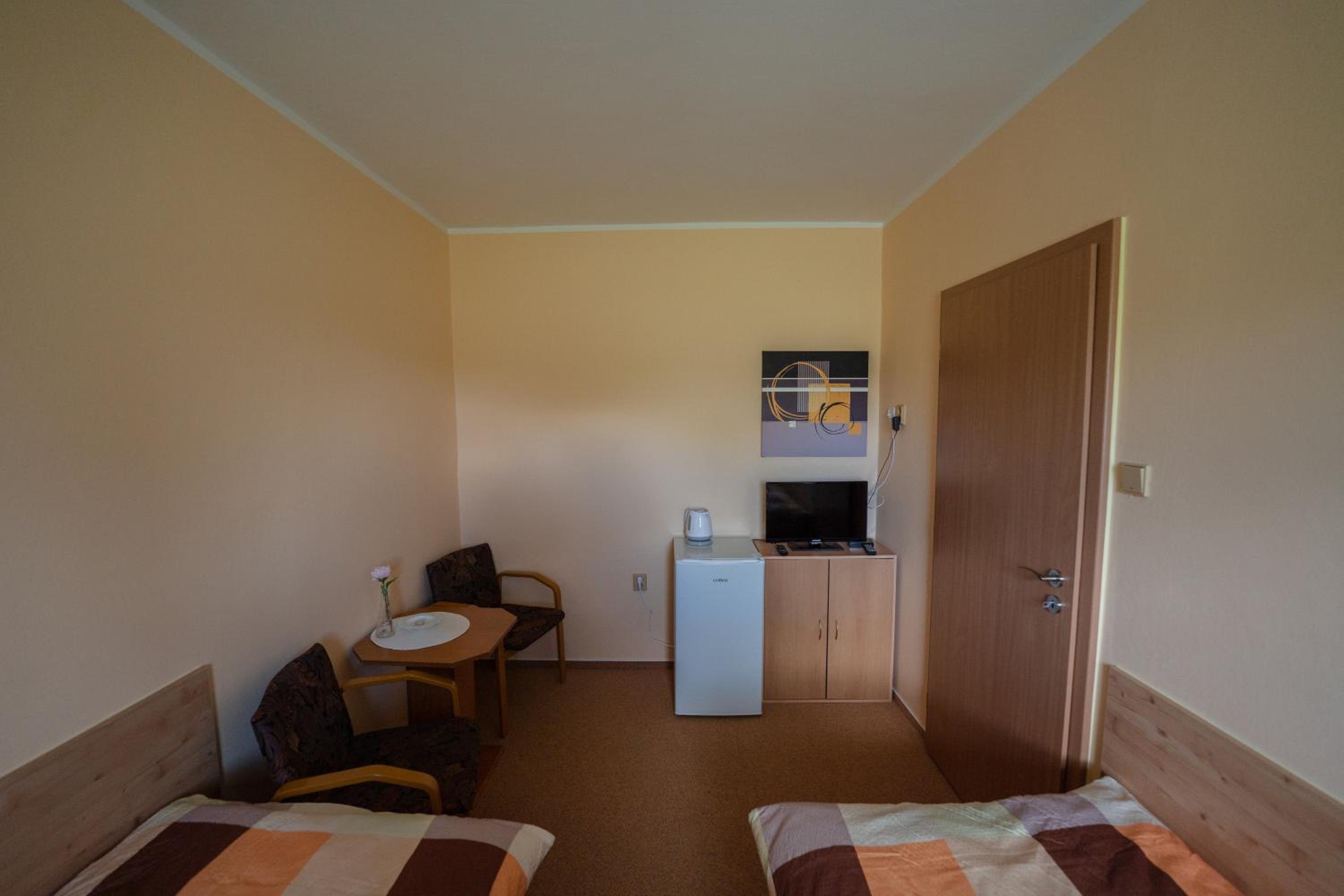 Twin Room With Private Bathroom photo 1