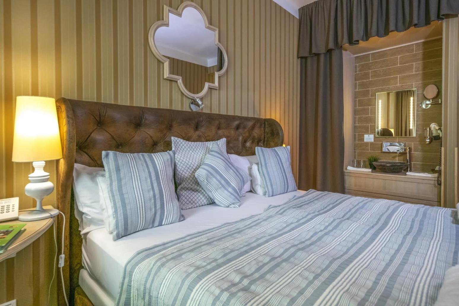 Standard Double or Twin Room - Photo 4
