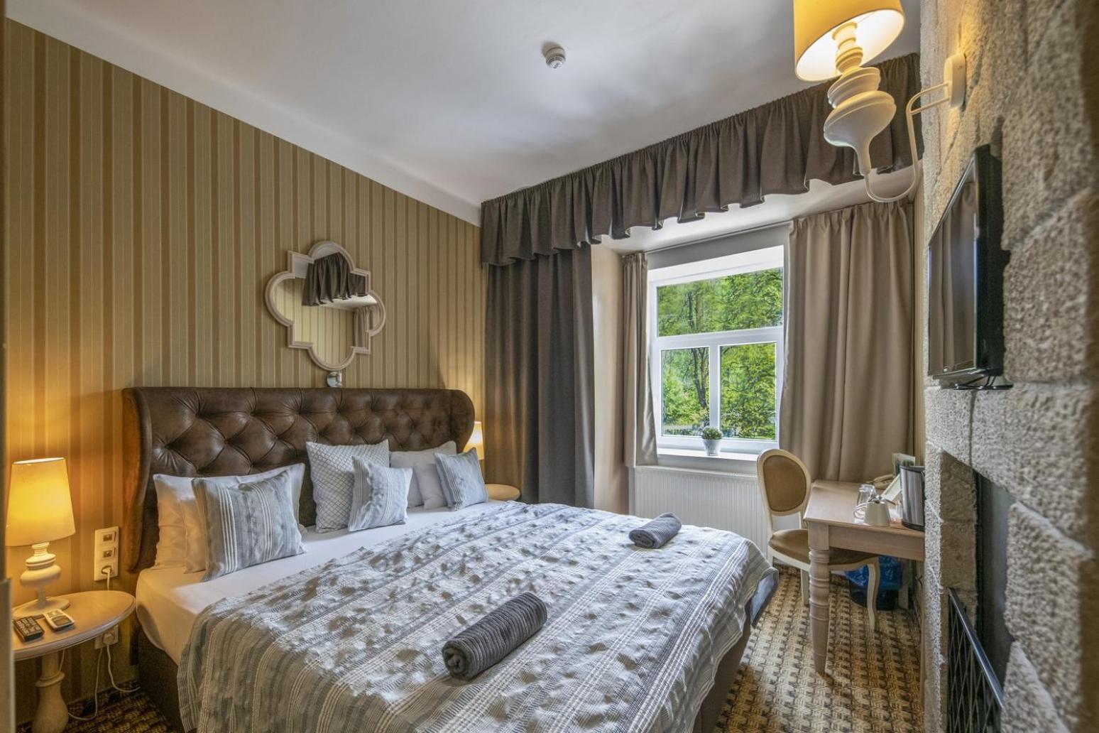 Standard Double or Twin Room - Photo 6