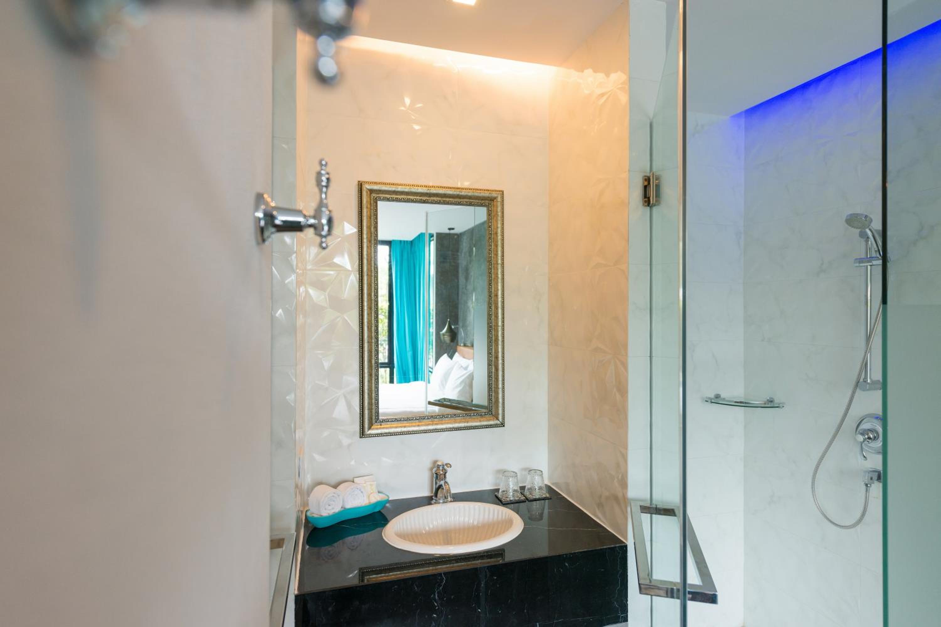 Bay Grand Suite - Photo 4