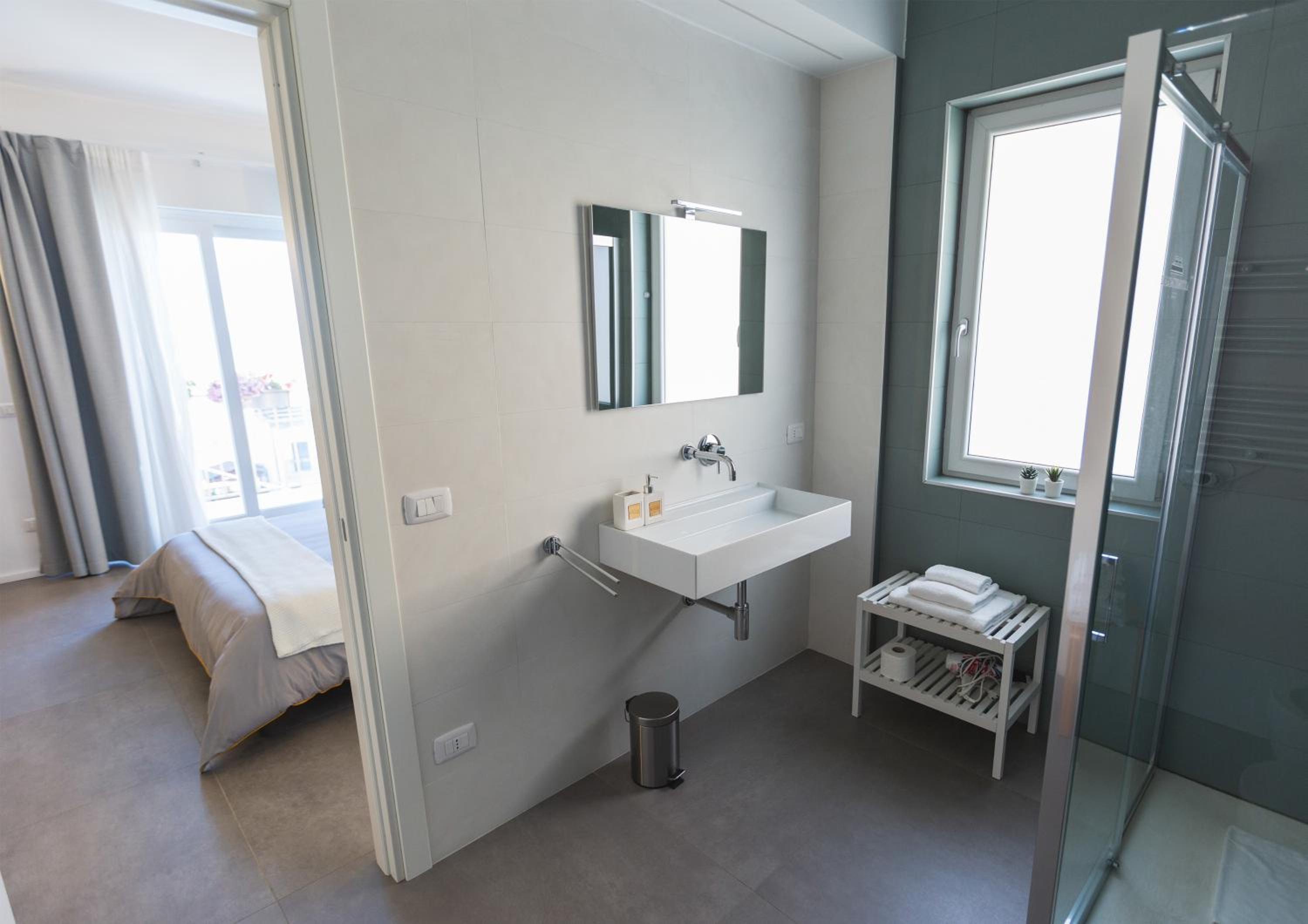 King Room with Sea View - Photo 5