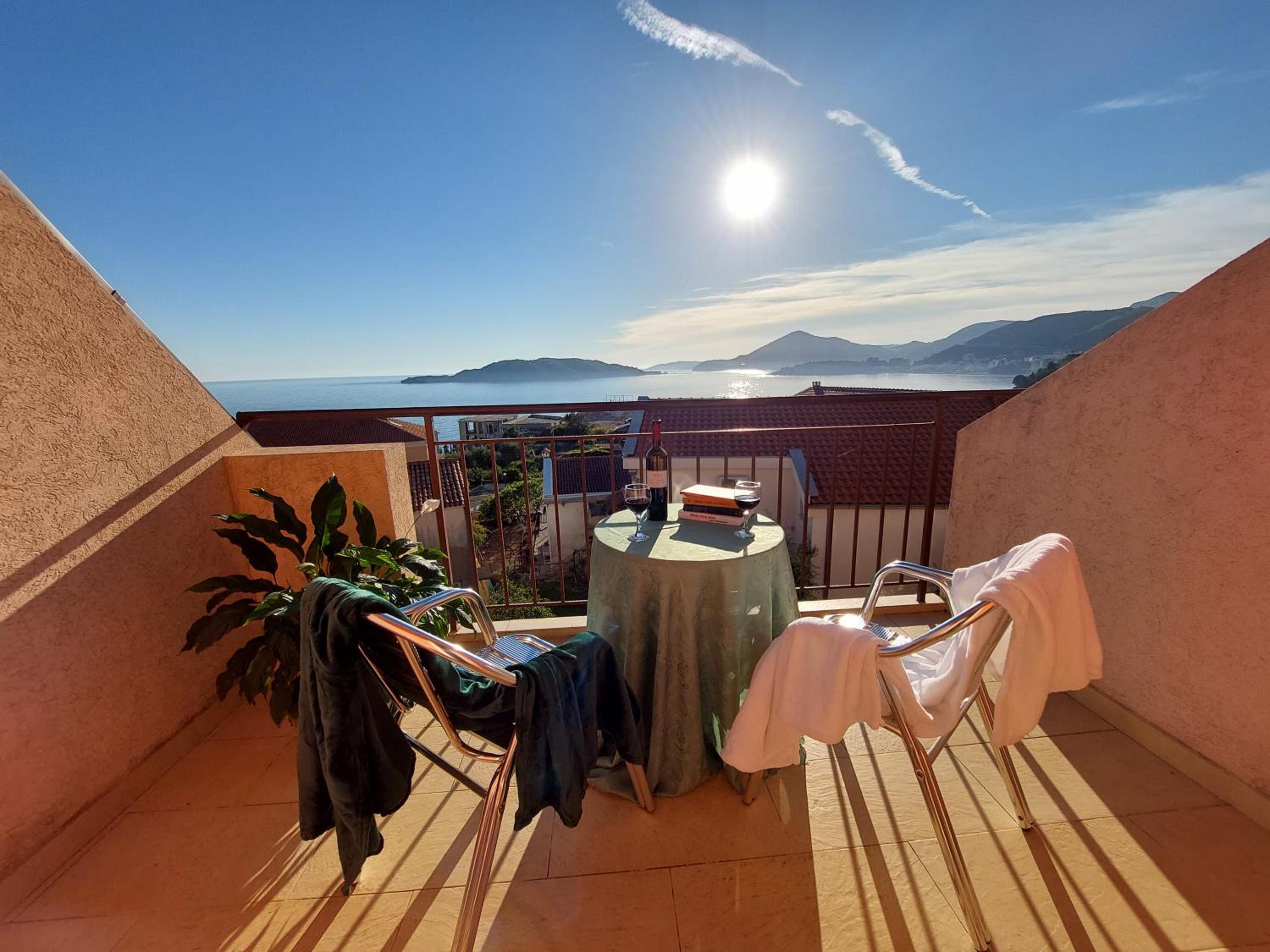 Studio Apartment with Sea View - Photo 2