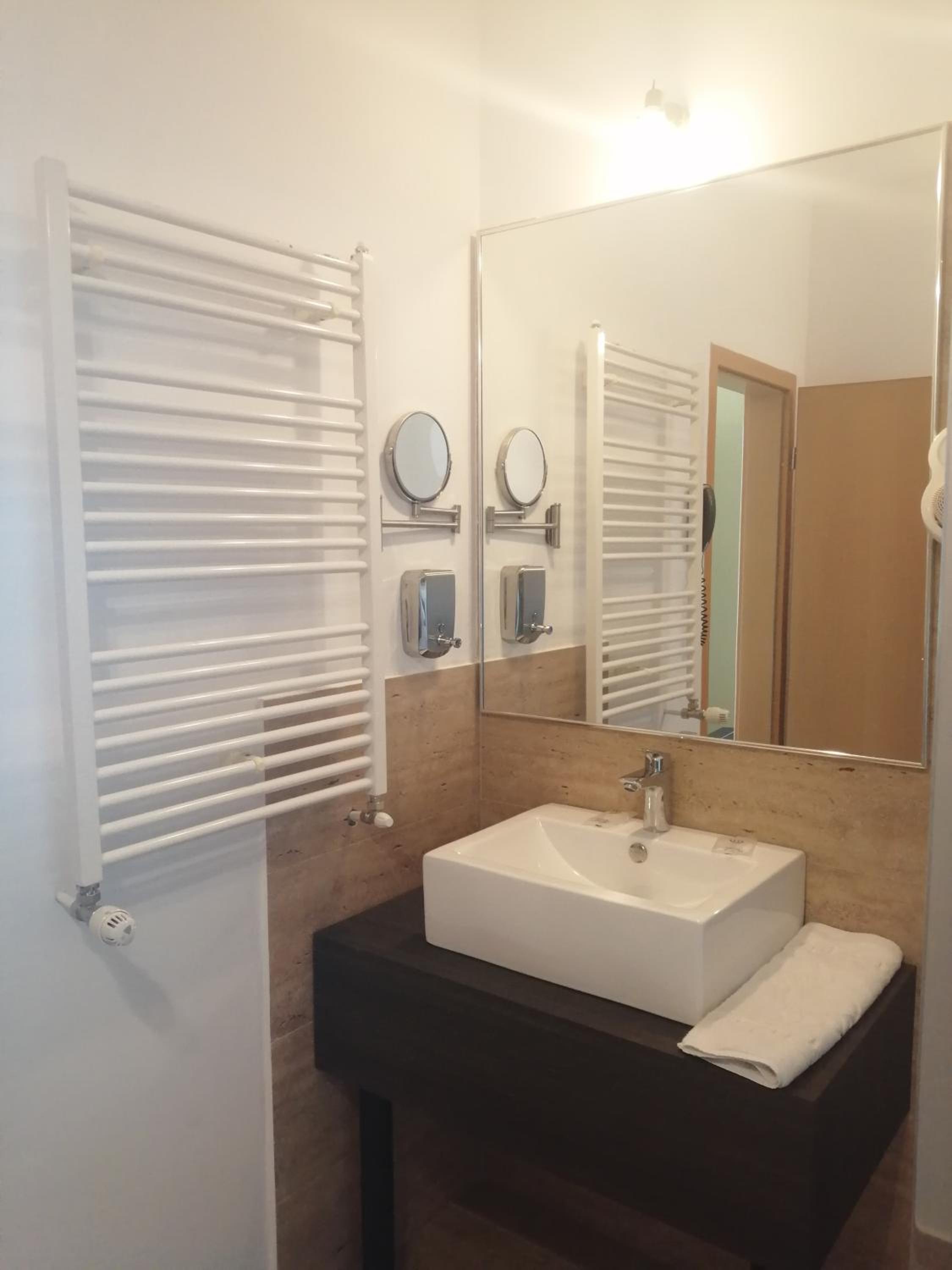 Economy Double or Twin Room - Photo 3