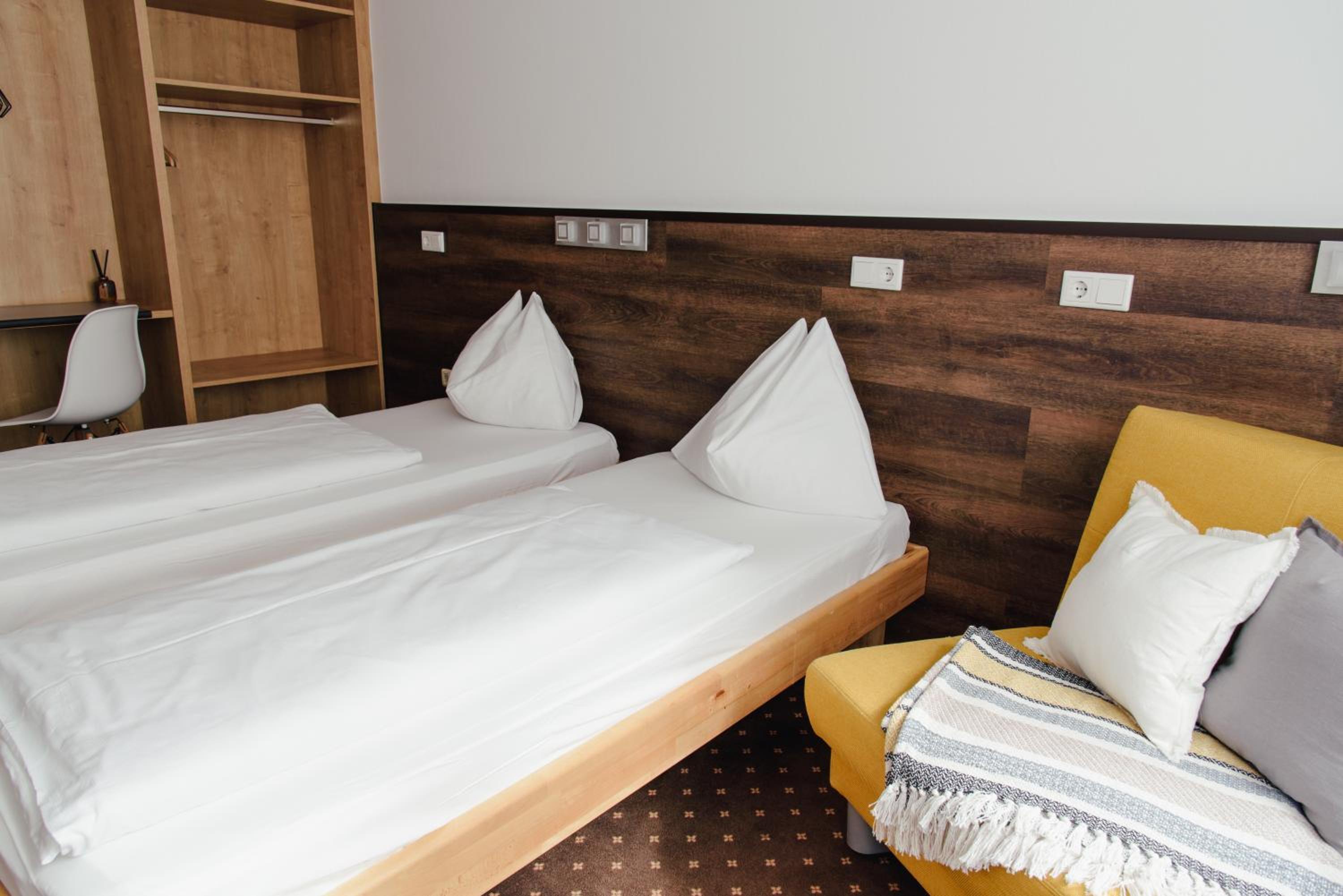 Triple Room - Photo 5