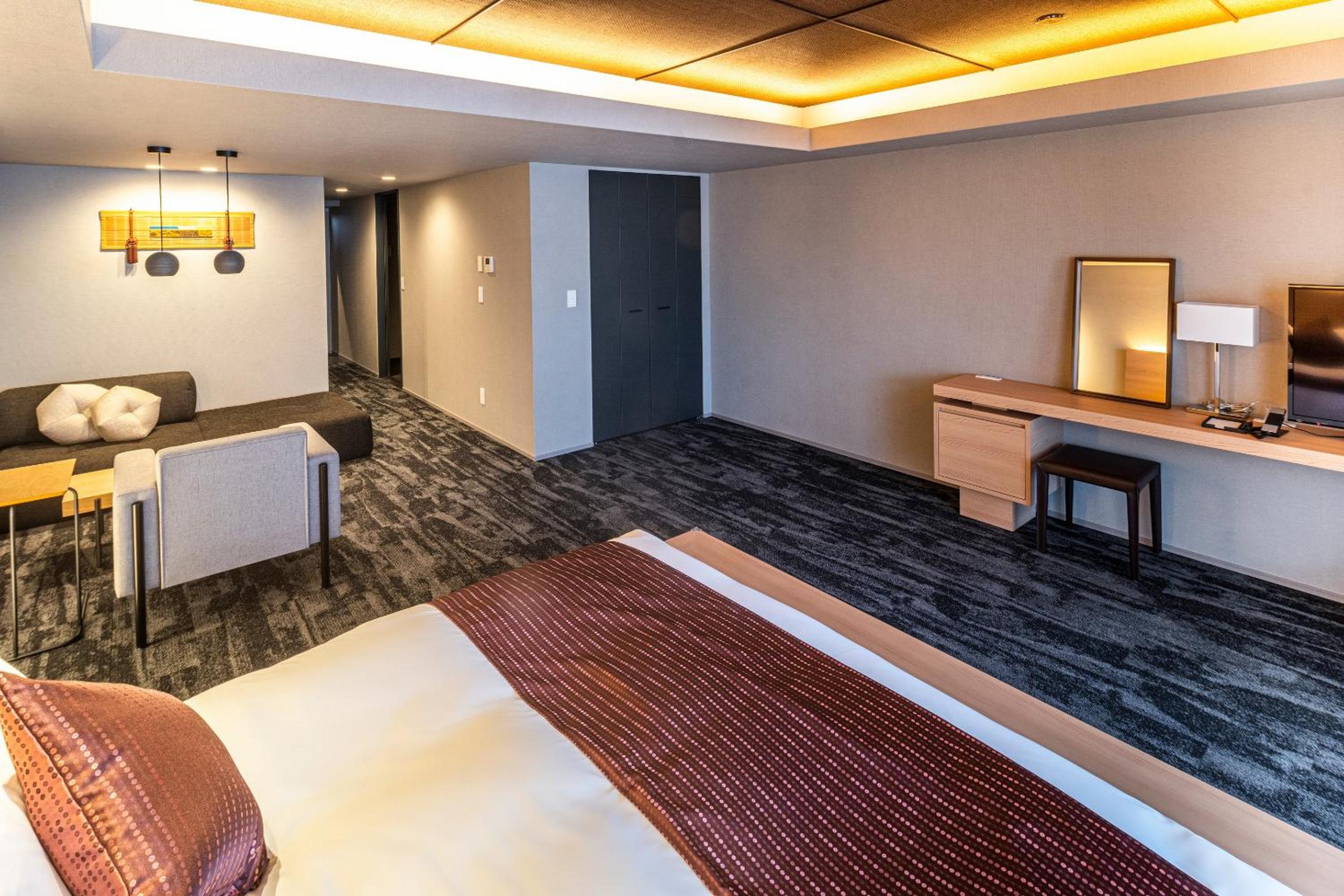 Deluxe Double Room - Photo 13