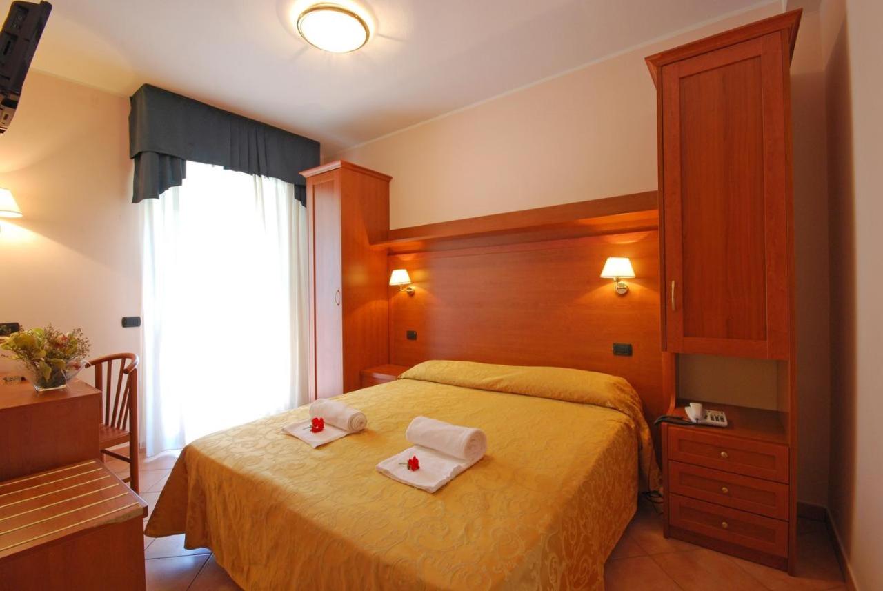 Double Room - Photo 14