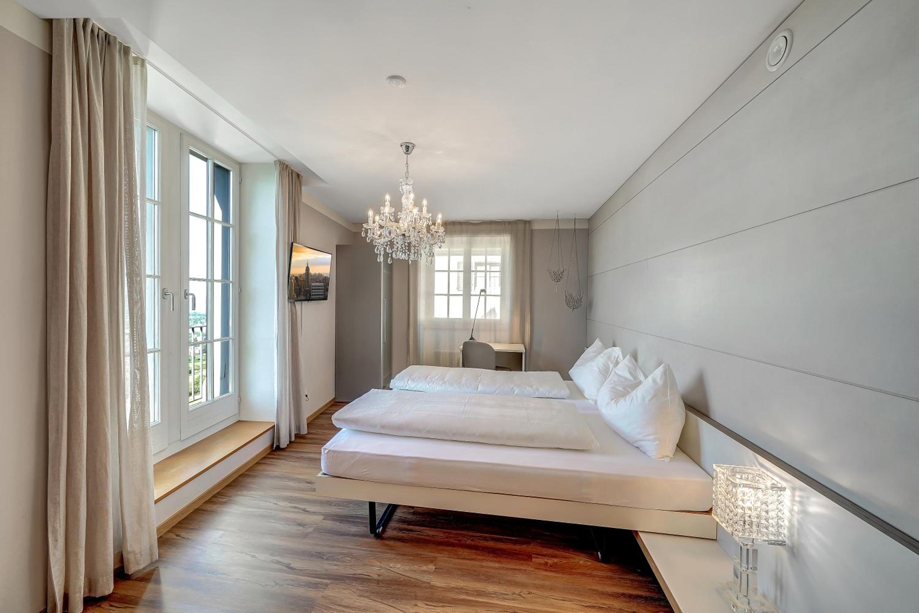 Deluxe Double Or Twin Room With Lake View
