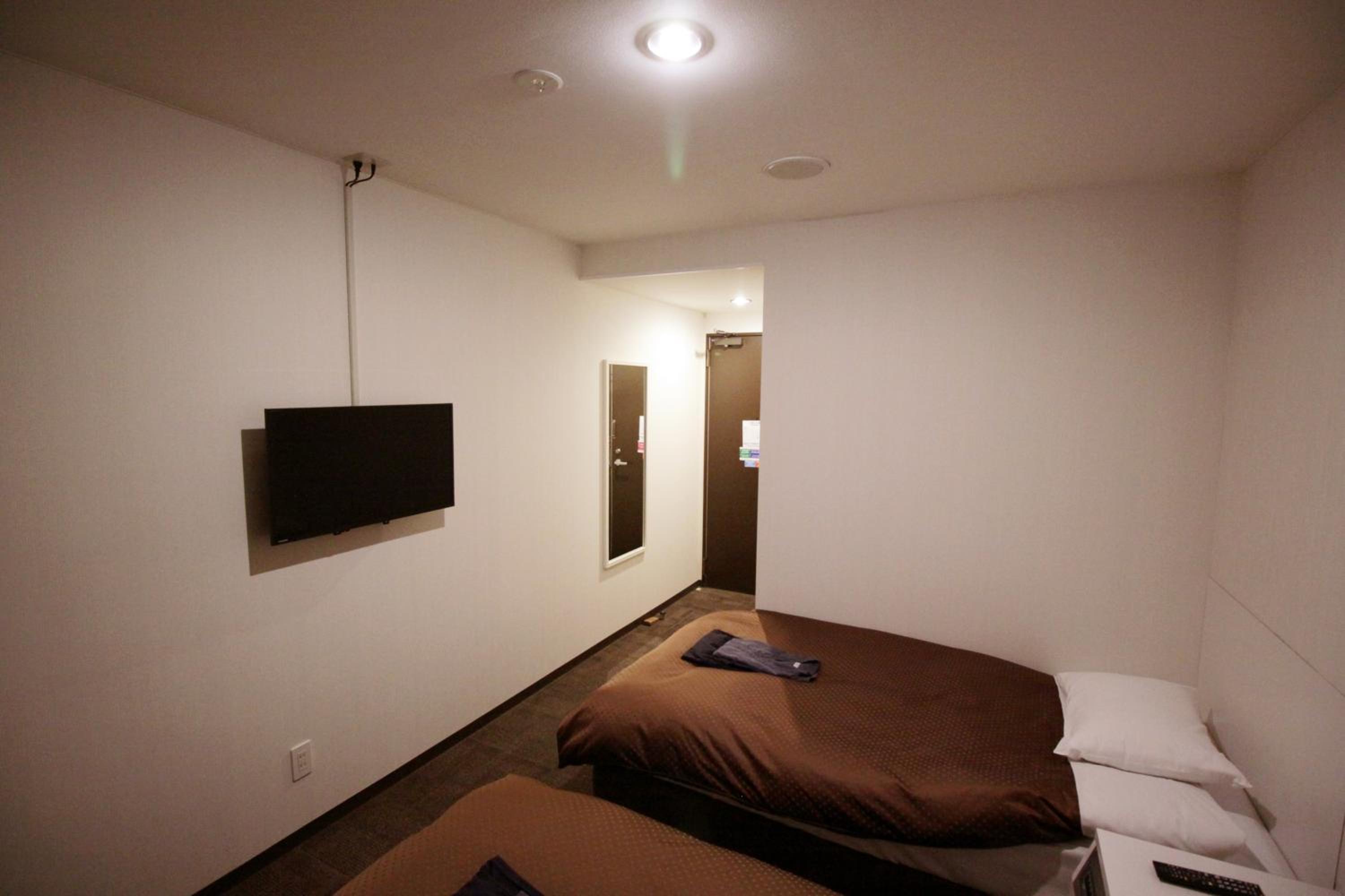 Twin Room - Non-Smoking photo 2