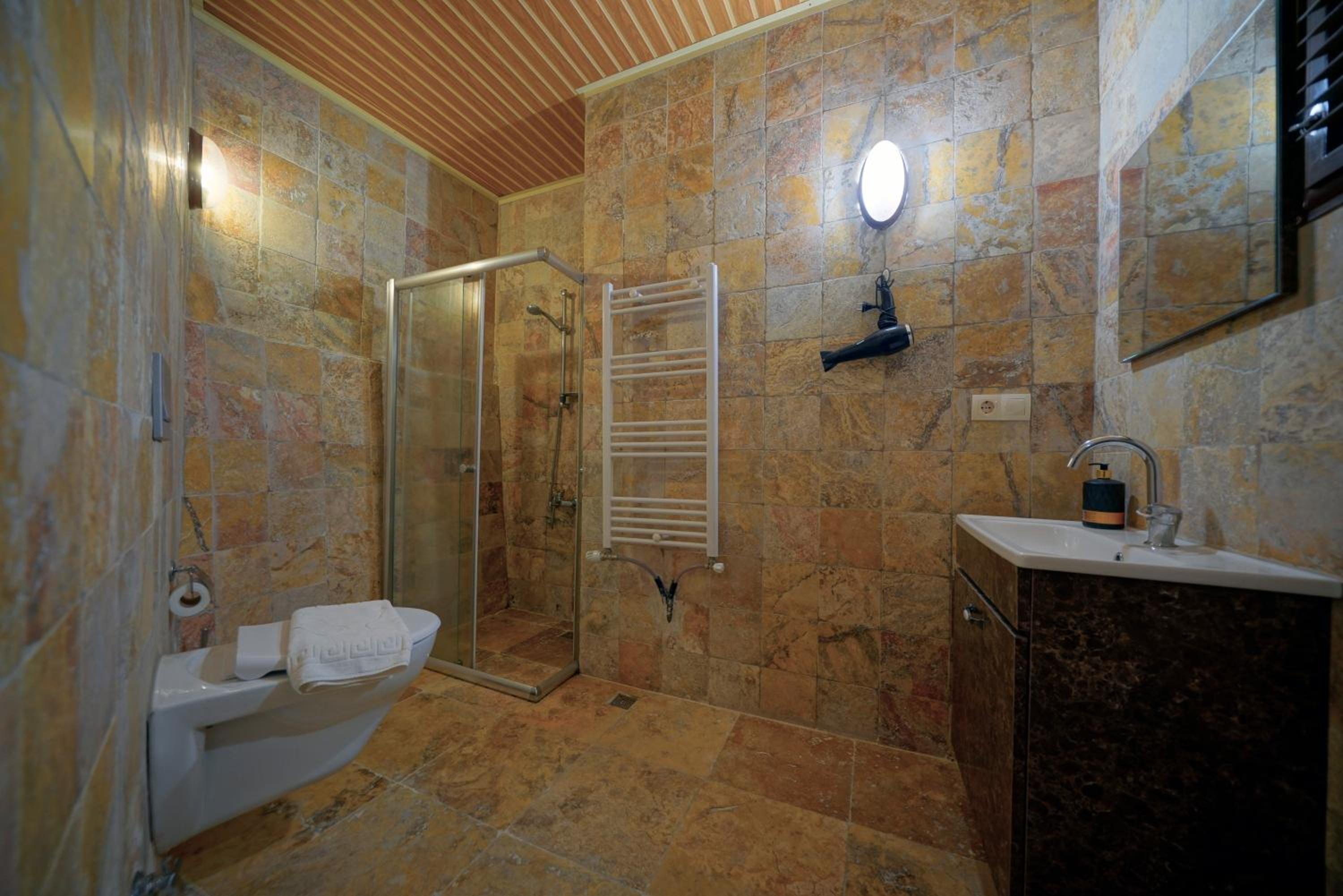 Standard Double Cave Room  - Photo 10