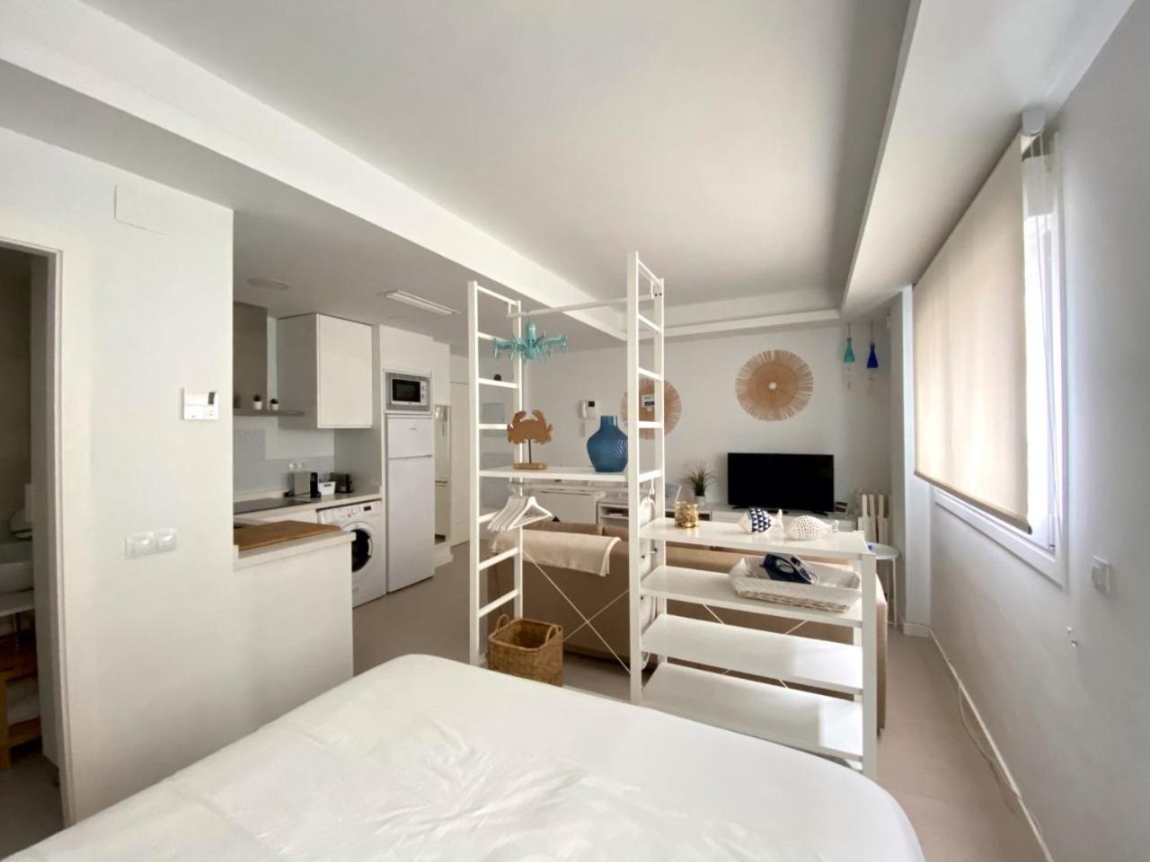 Studio Apartment - Photo 26