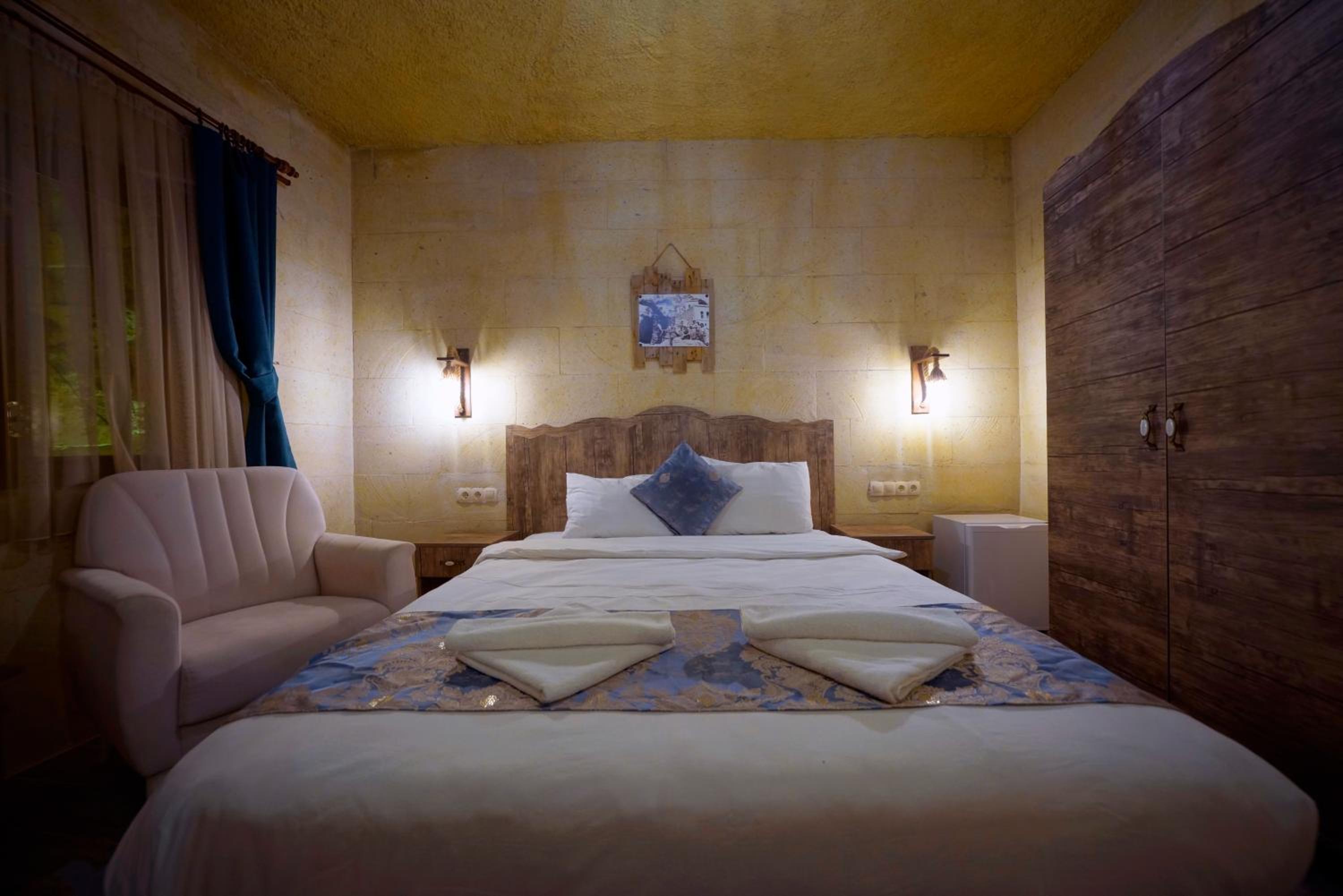 Deluxe Double Stone Room - Photo 5