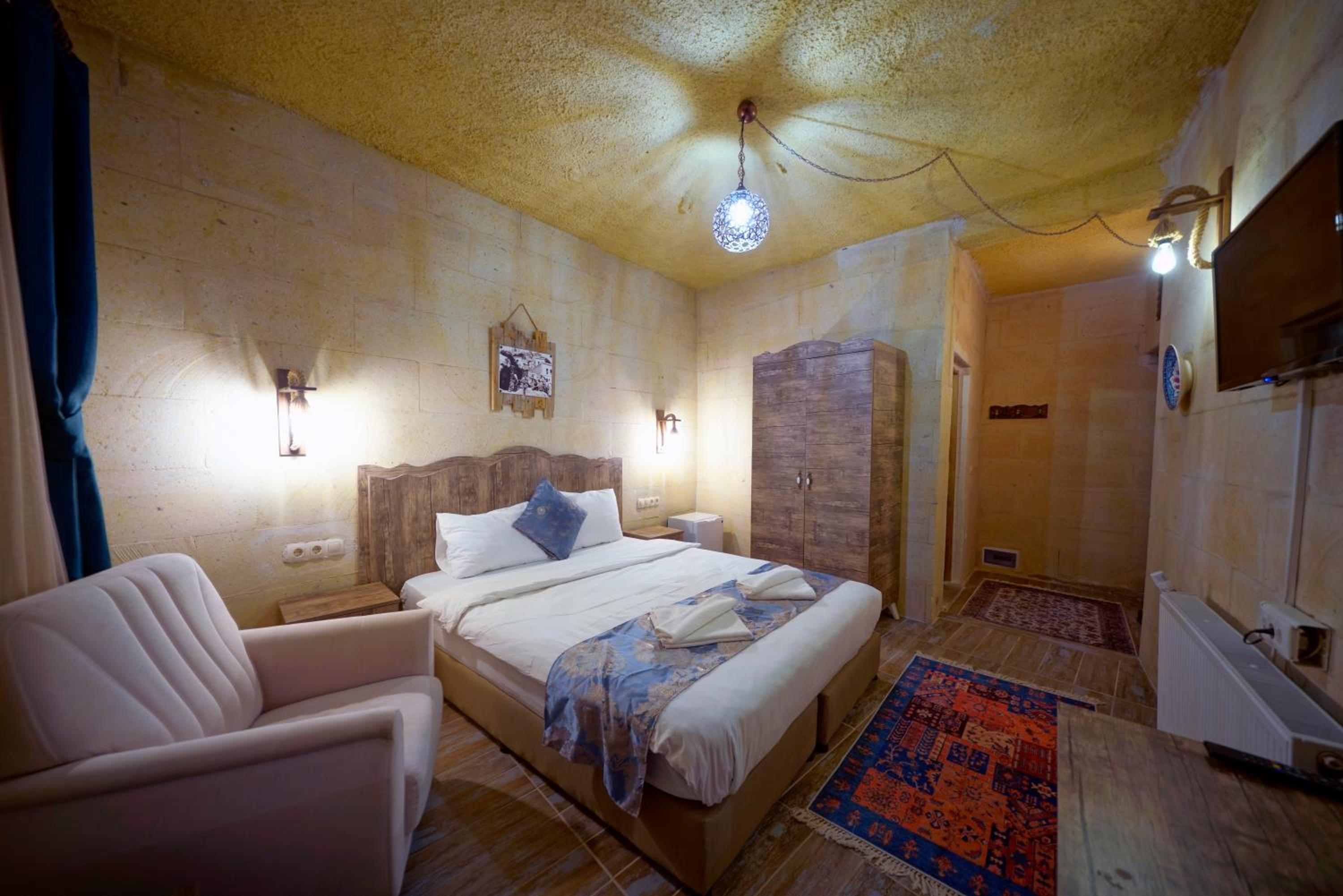 Deluxe Double Stone Room - Photo 6