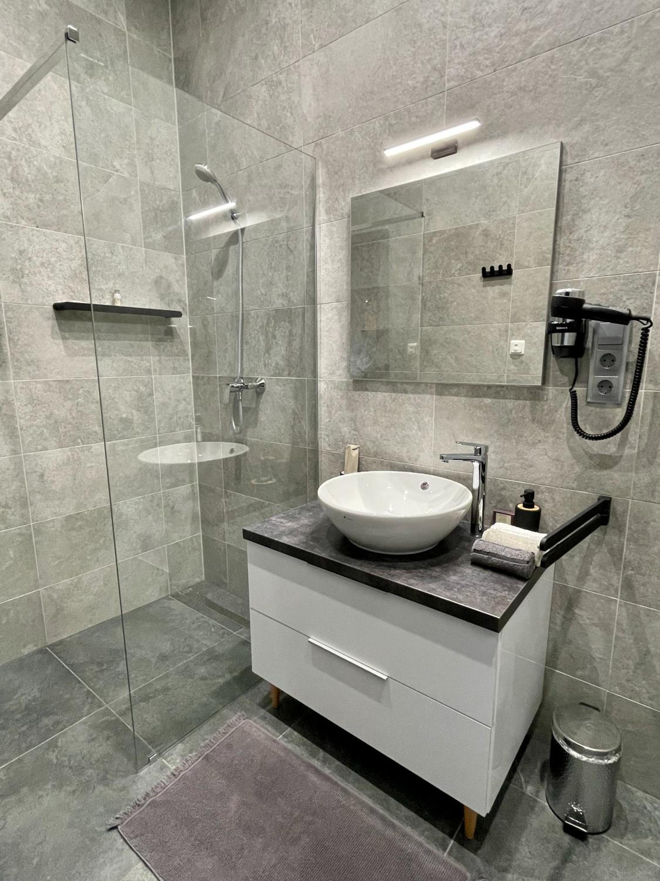 Apartment - Photo 2