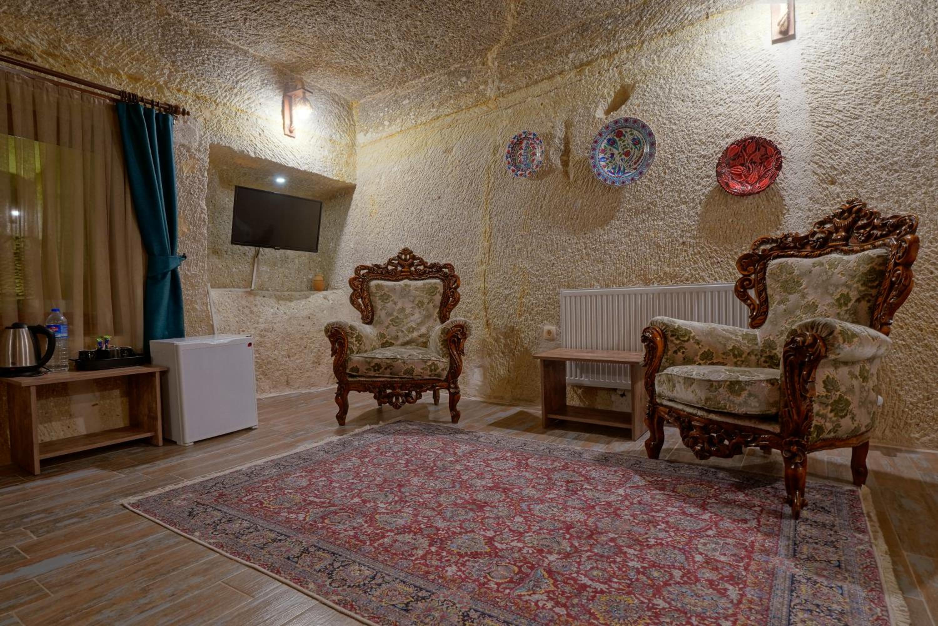 Deluxe Double Cave Room - Photo 7