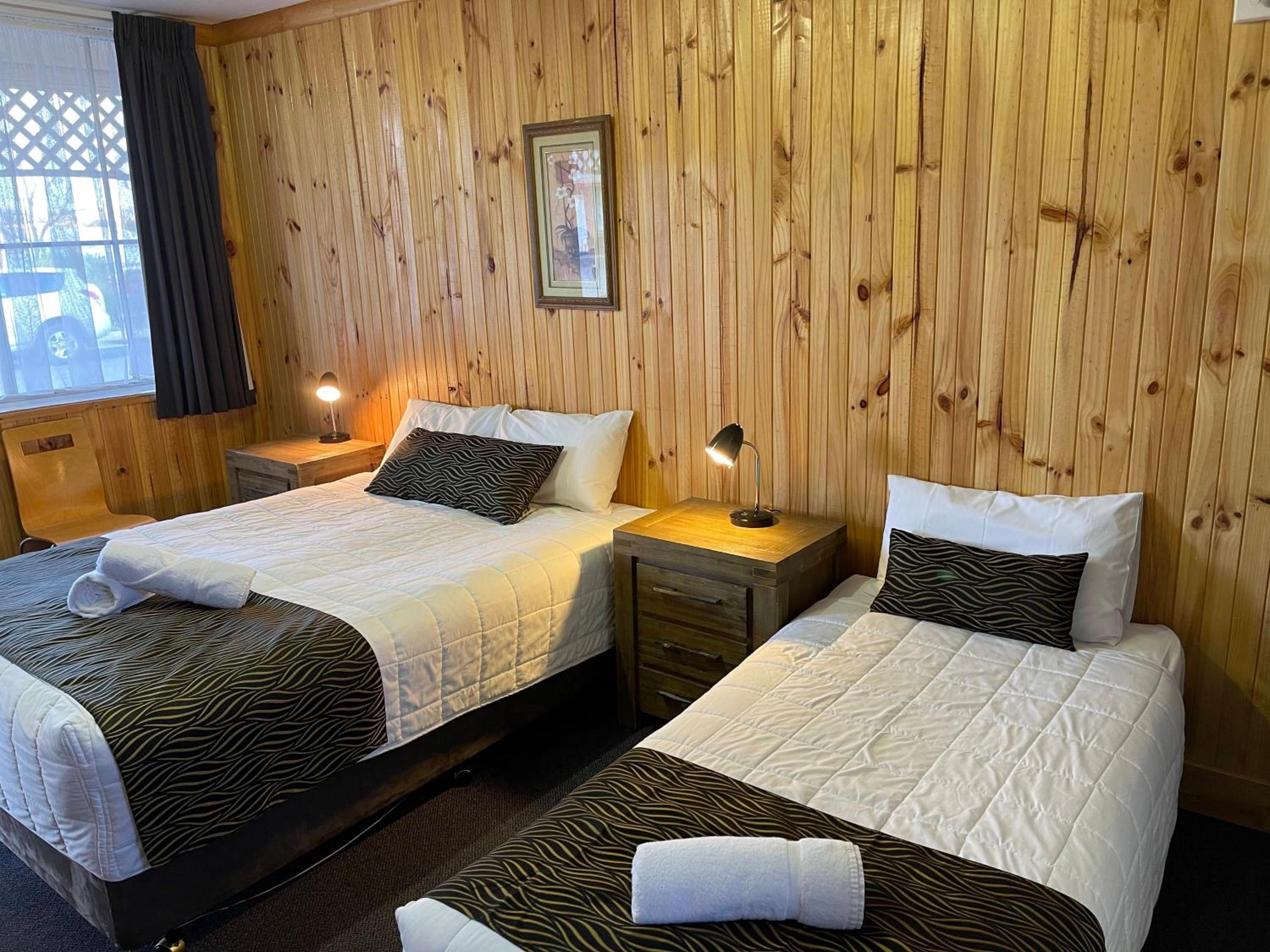 Deluxe Queen Room - Photo 3