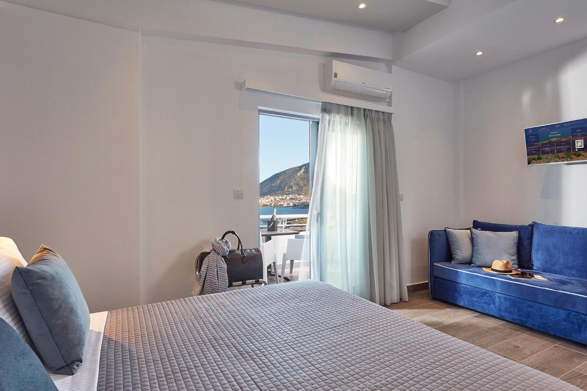 Superior Double or Twin Room with Sea View photo 2