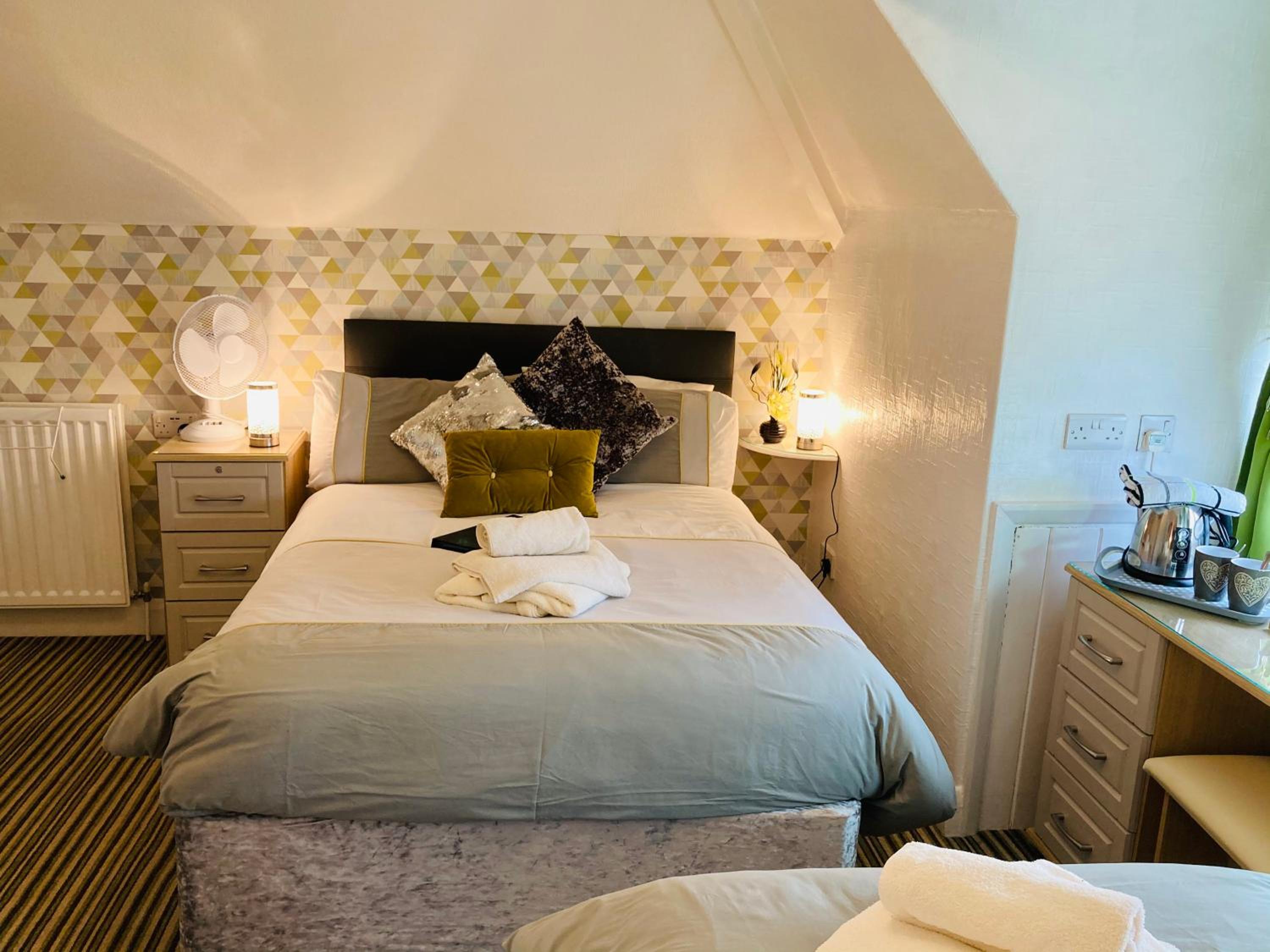 Triple Room - Top Floor photo 3
