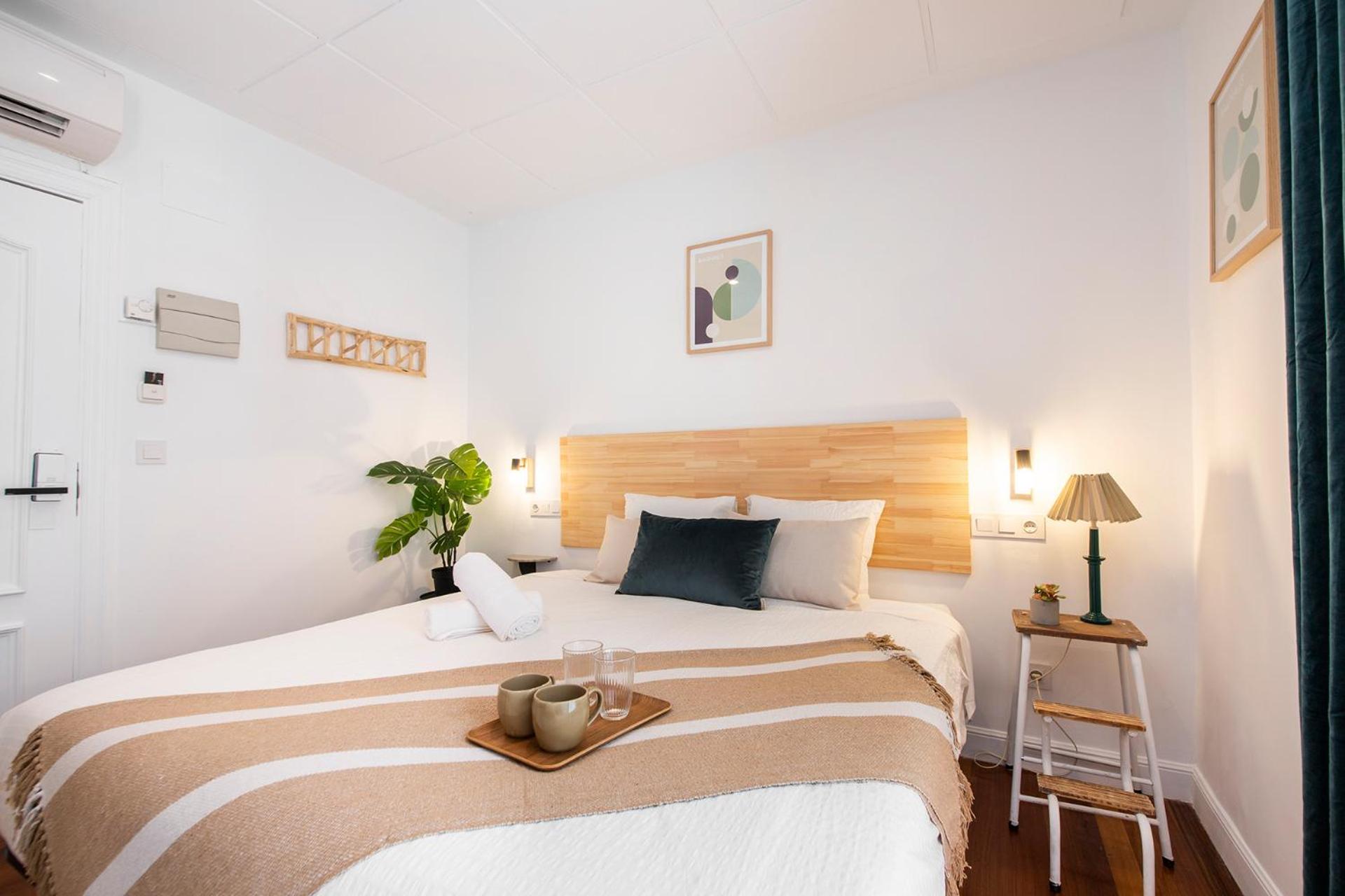 Standard Double Room - Photo 8