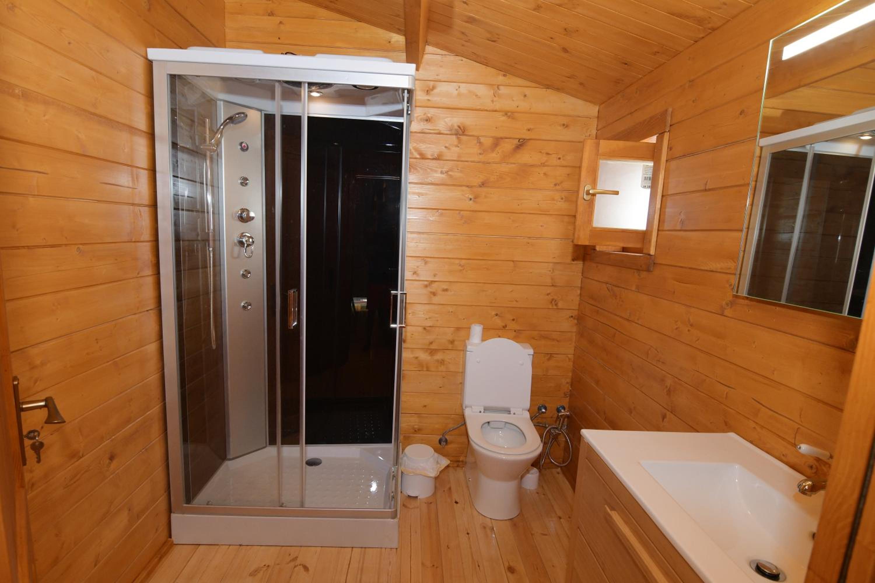 One-Bedroom House - Photo 5
