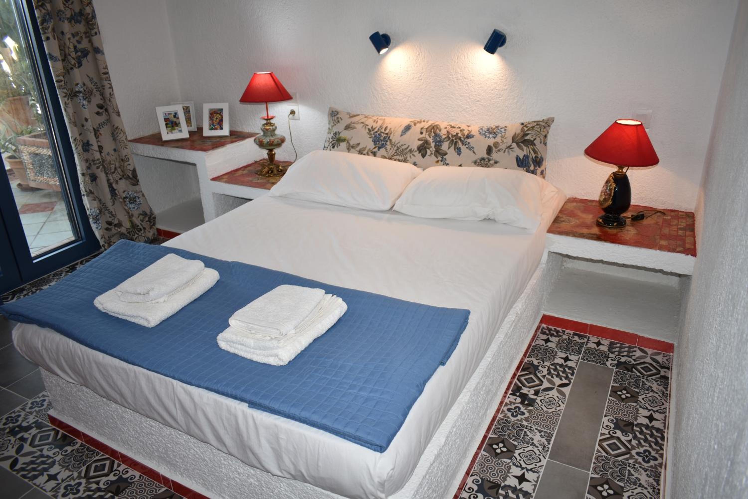 One-Bedroom Triple Apartment With Side Sea View