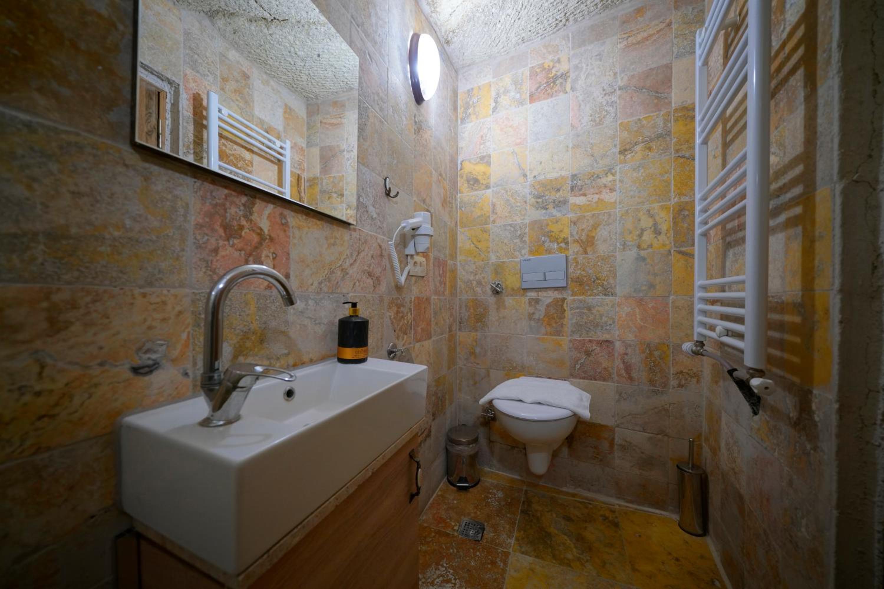 Superior Double Cave Room - Photo 2