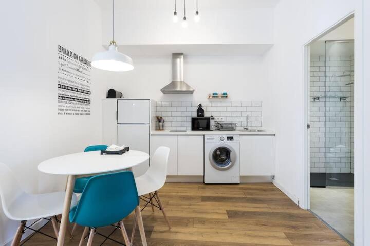 Bright Deluxe Apartment - Photo 8