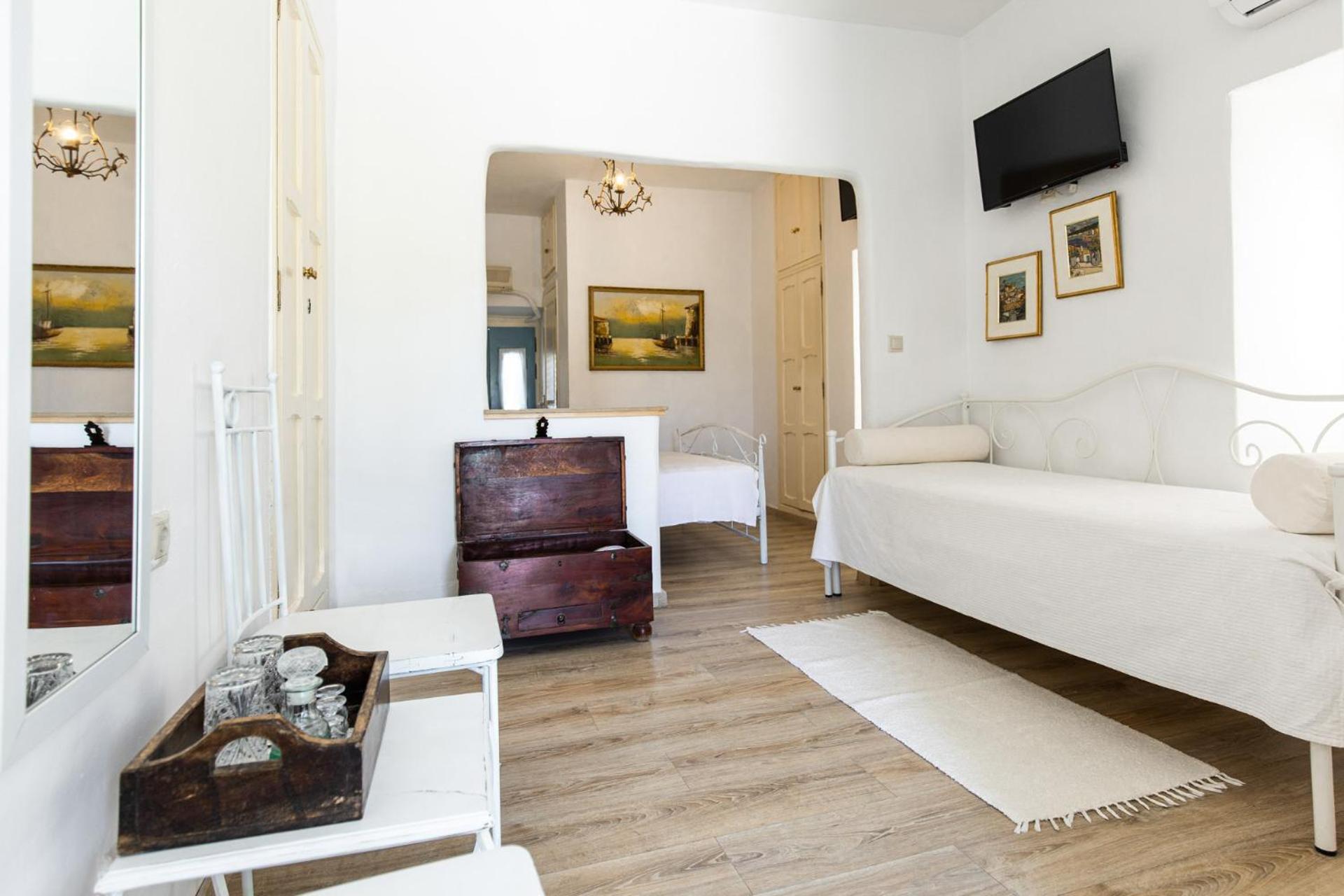 Deluxe Triple Room - Pandora photo 2