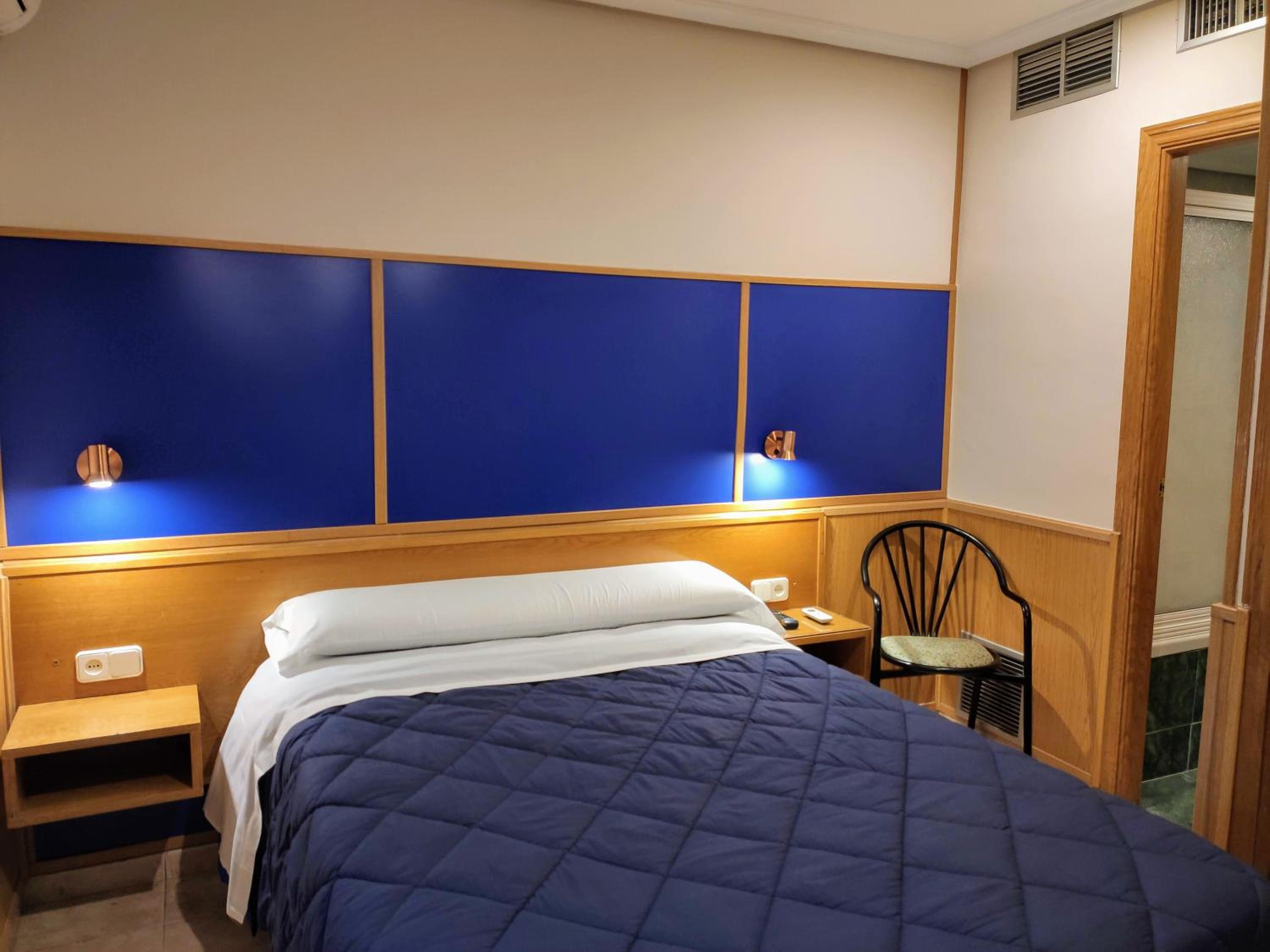 Double Room - Photo 6
