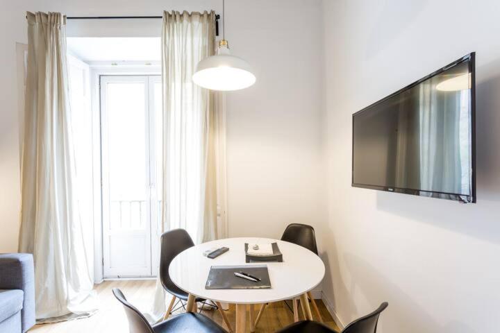 Deluxe Apartment with balcony - Photo 12