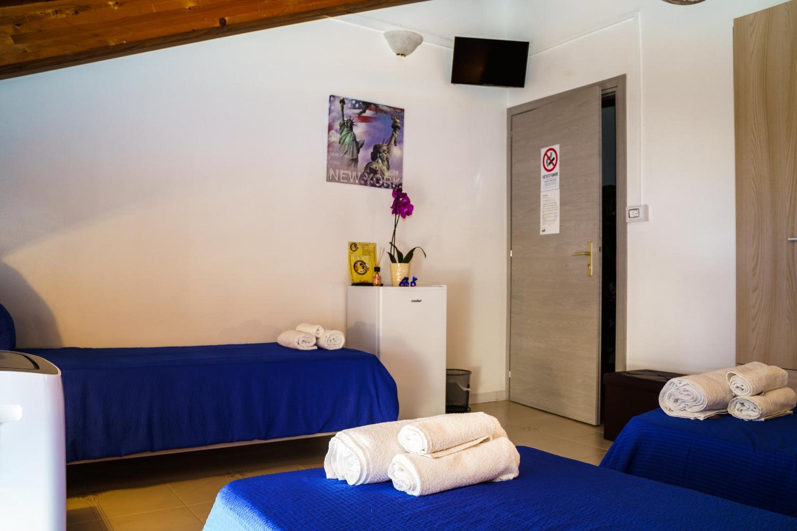 Triple Room with Private External Bathroom - Photo 20