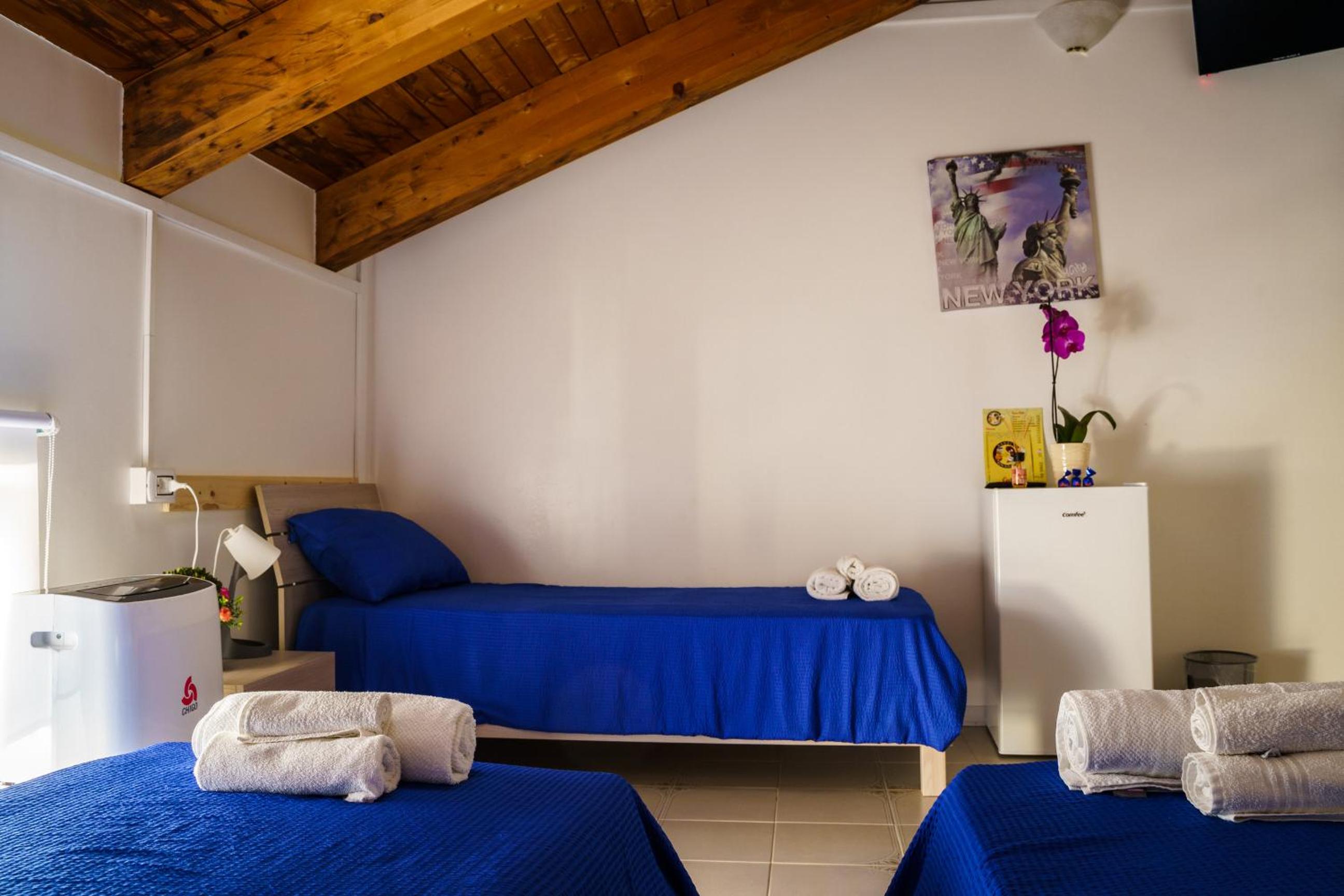 Triple Room with Private External Bathroom - Photo 24
