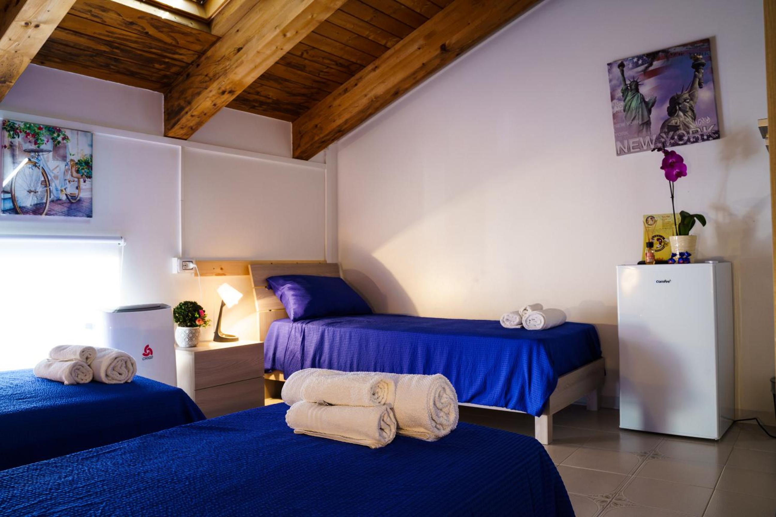 Triple Room with Private External Bathroom - Photo 26