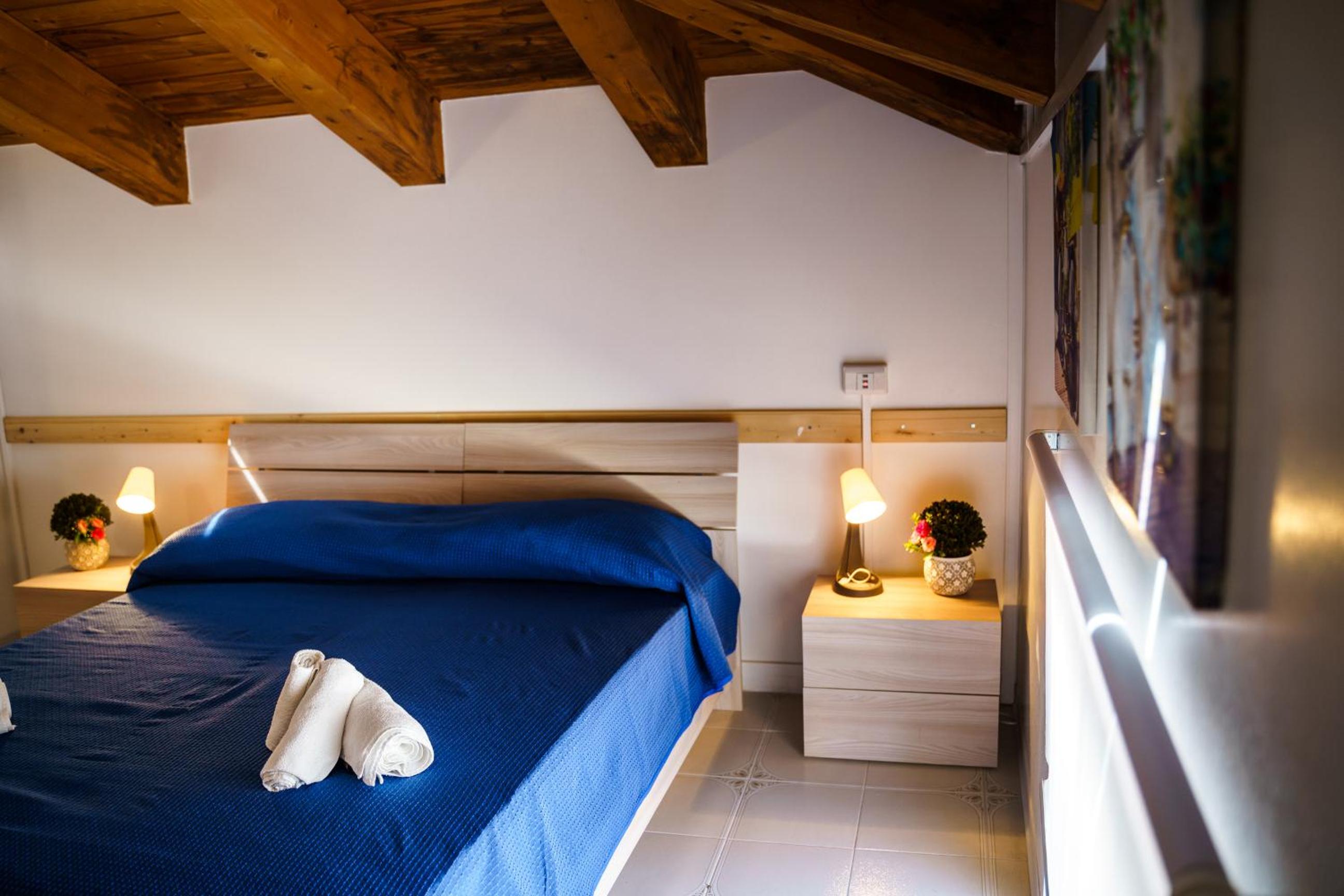 Triple Room with Private External Bathroom - Photo 8