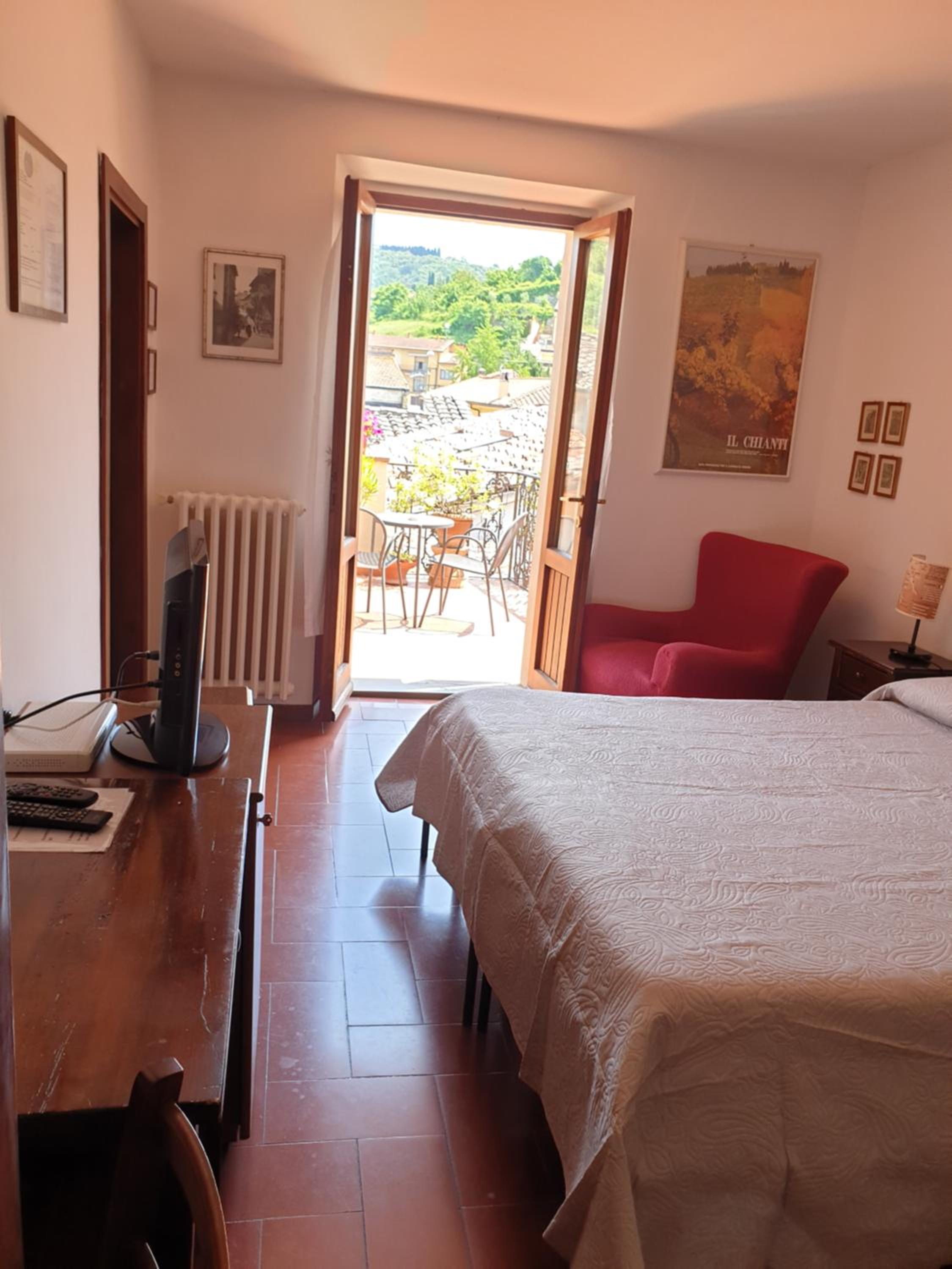 Double or Twin Room - Photo 4